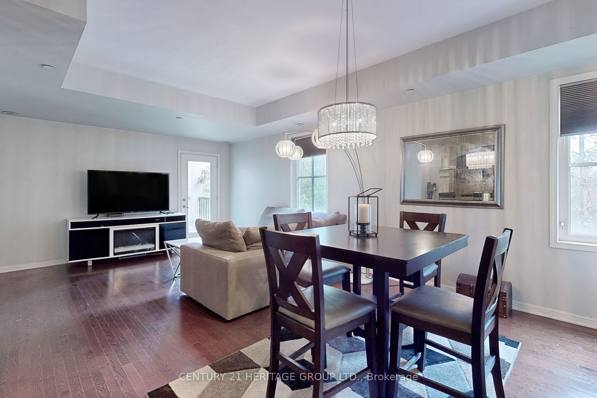 9589 Keele St, #206