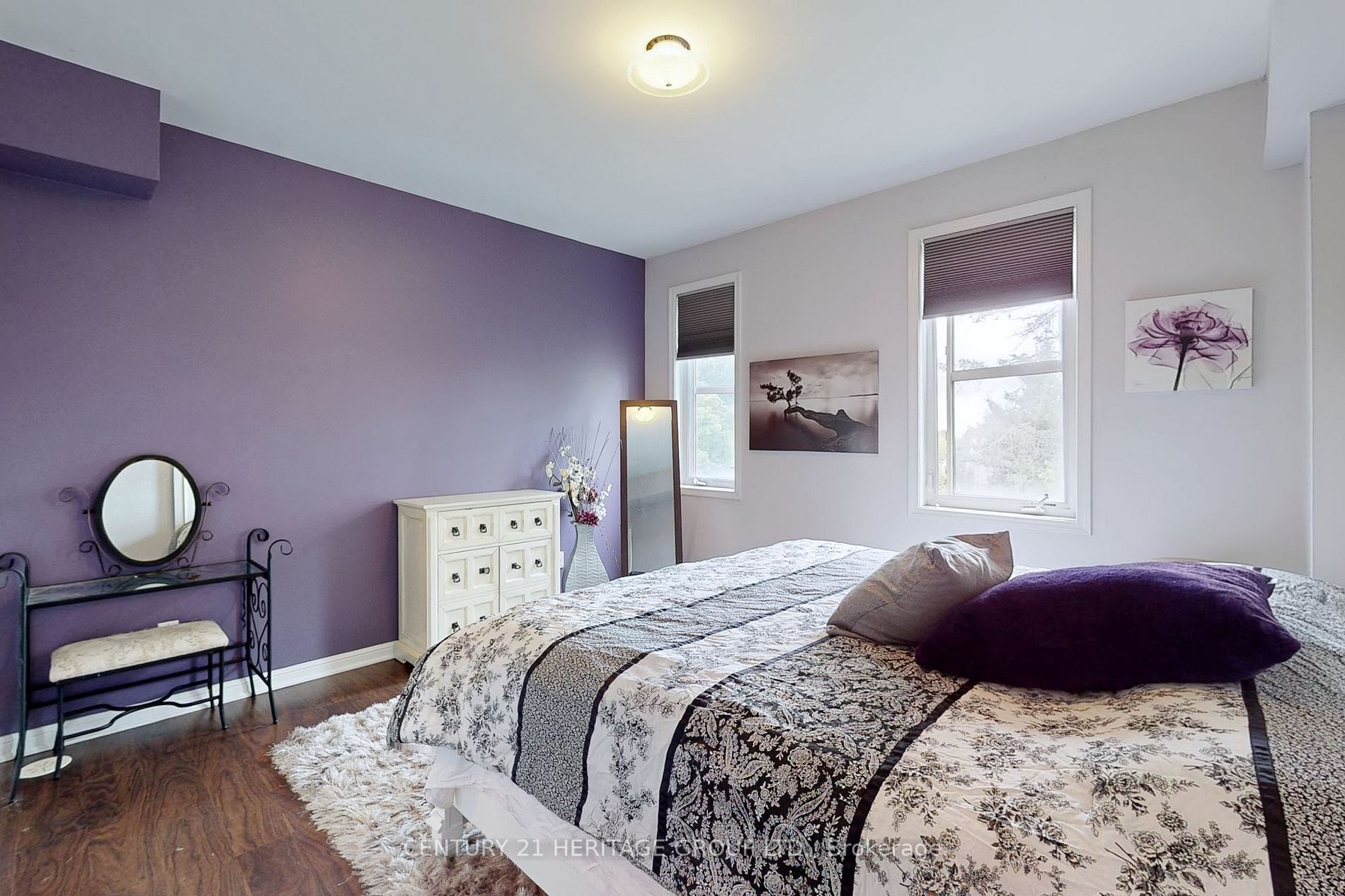 9589 Keele St, #206