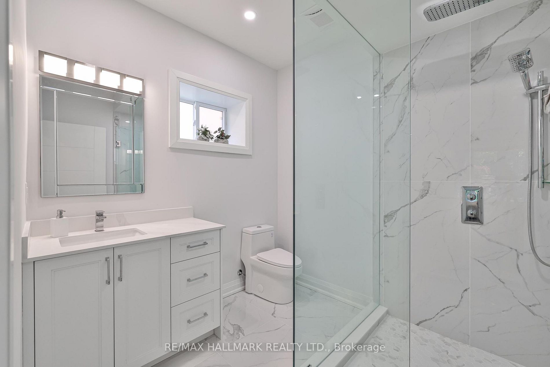 147 Royal Orchard Blvd