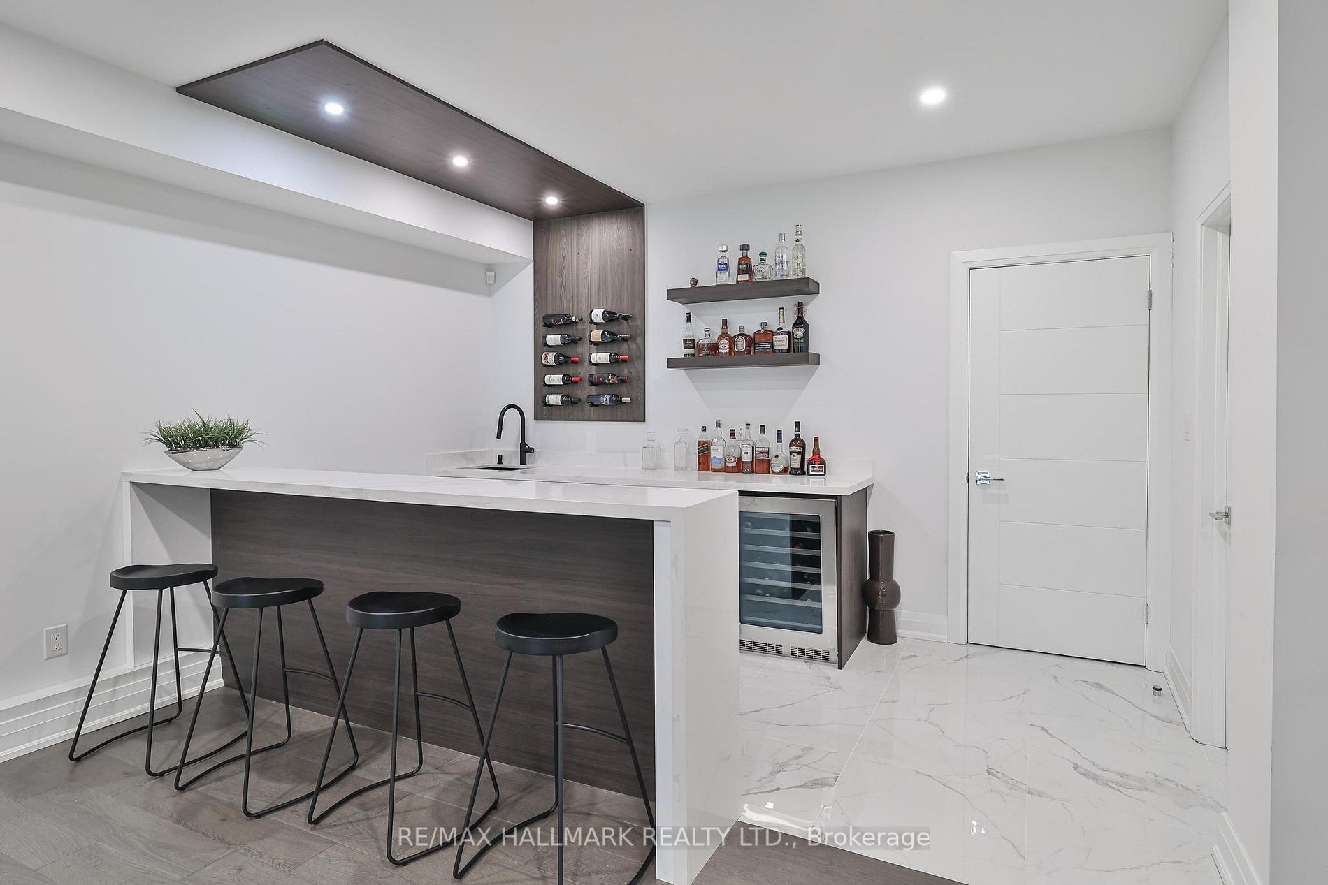 147 Royal Orchard Blvd