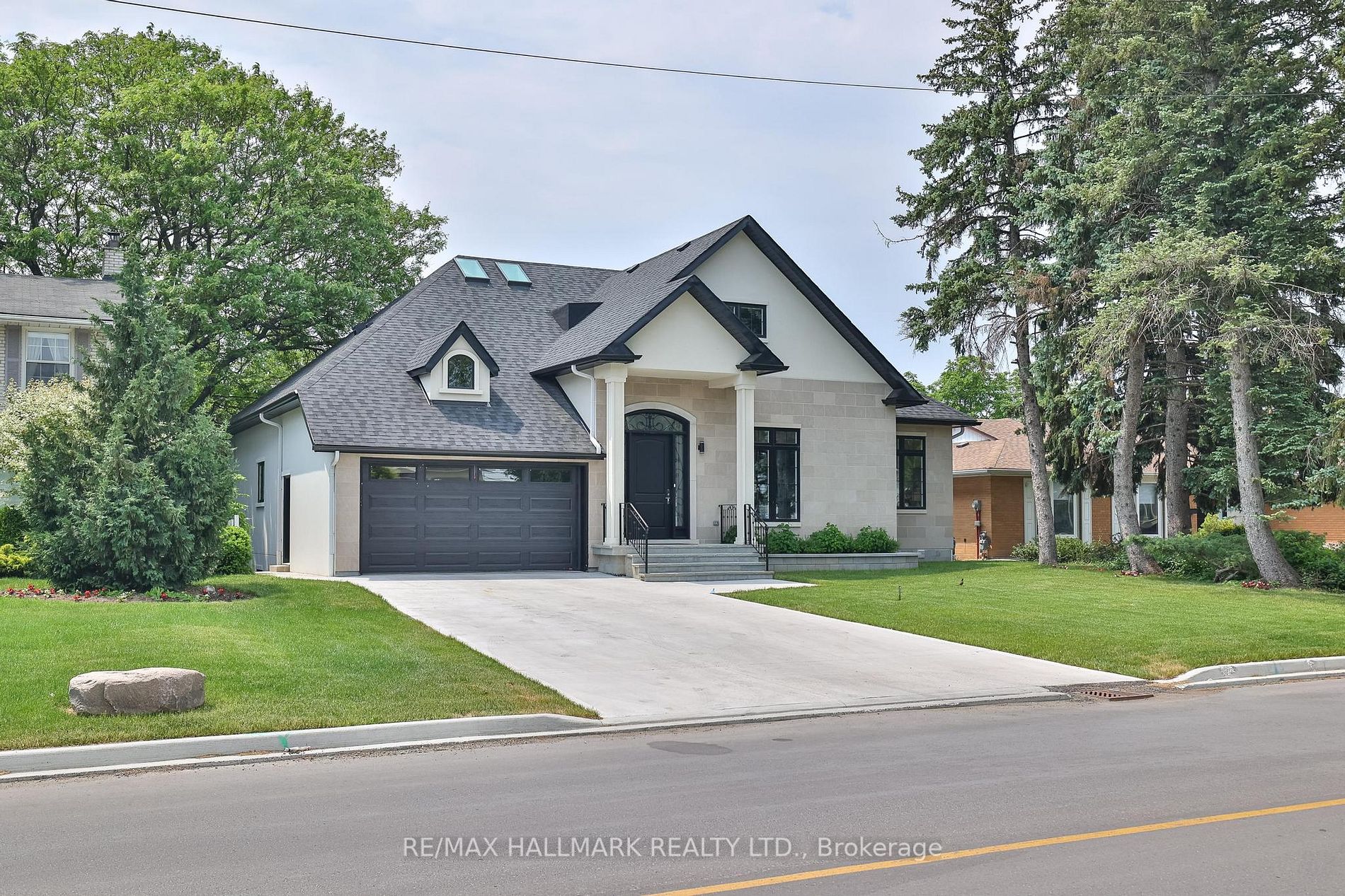 147 Royal Orchard Blvd