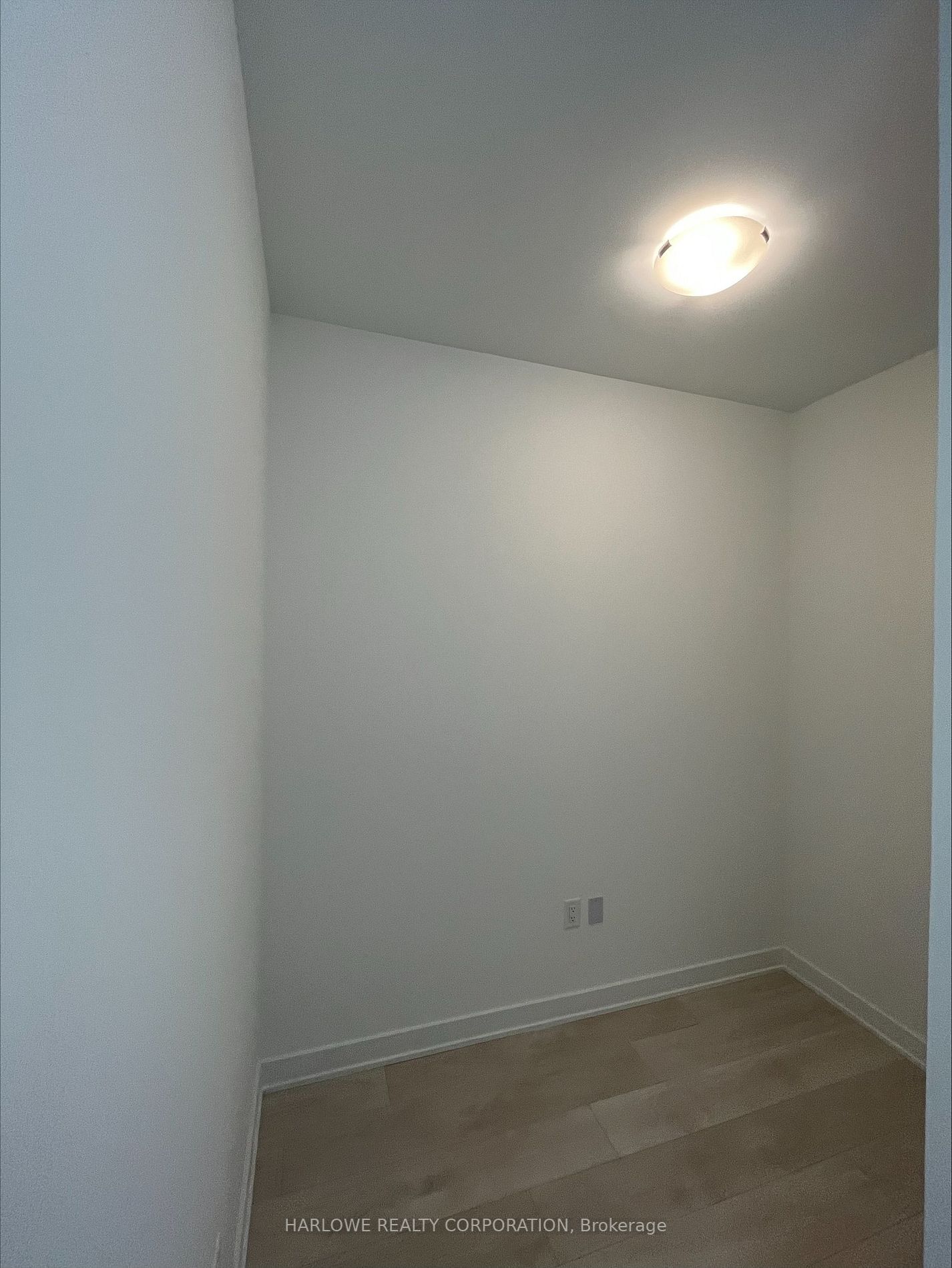 105 Oneida Cres, #2302