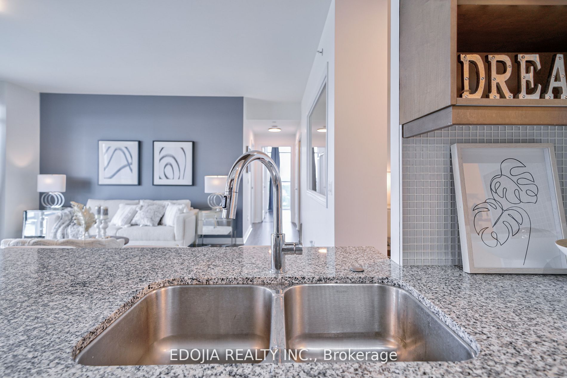 55 Oneida Cres, #Lph04