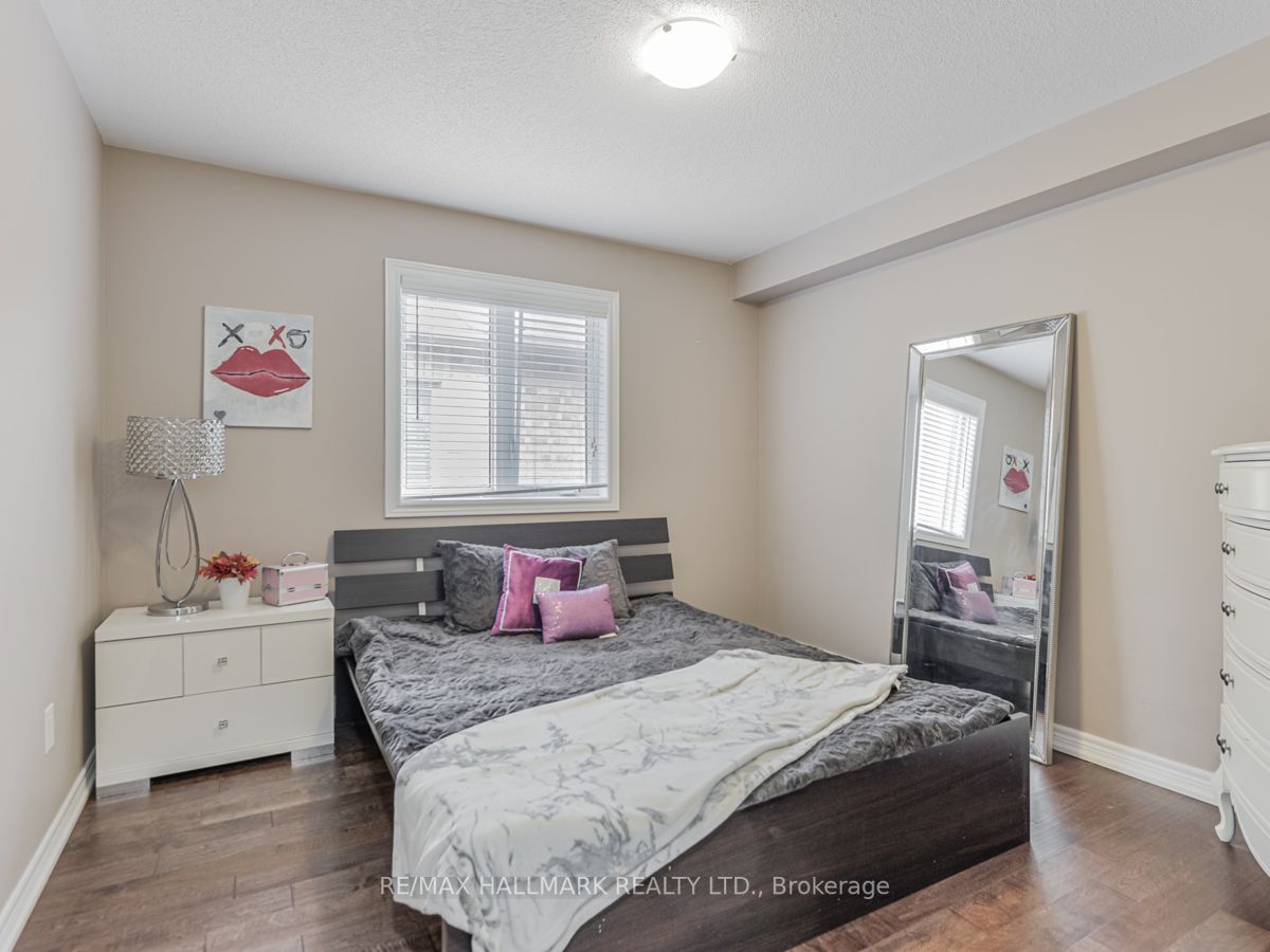 12 Mckenzie Way