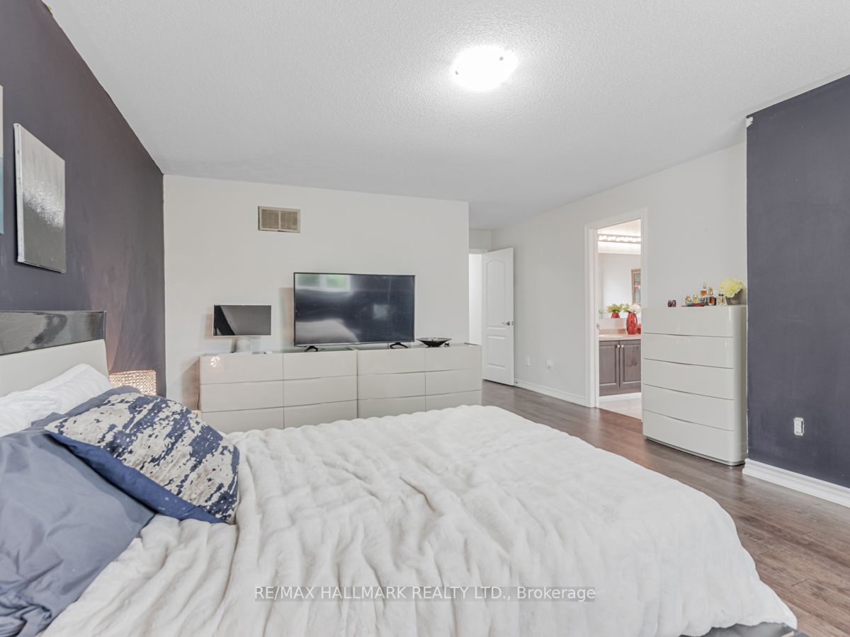 12 Mckenzie Way