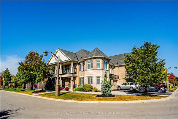 10 Andrew Green Cres, Whitchurch-Stouffville