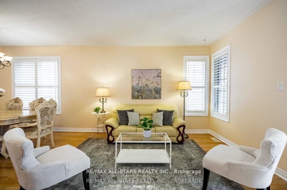 156 Manley Ave