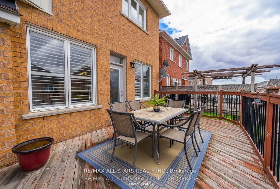 156 Manley Ave