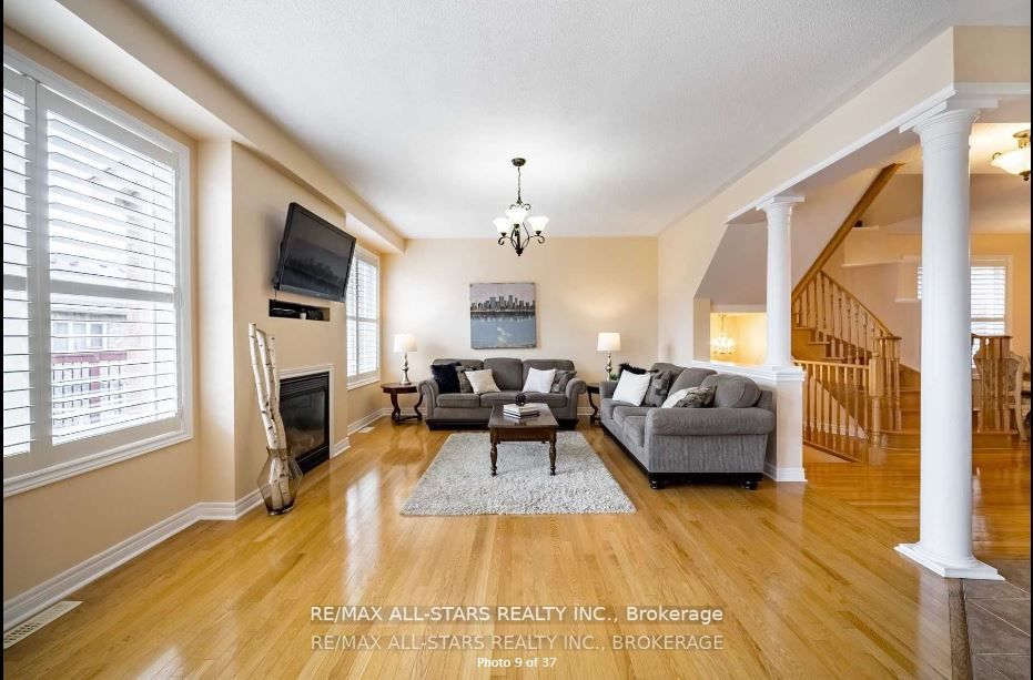 156 Manley Ave