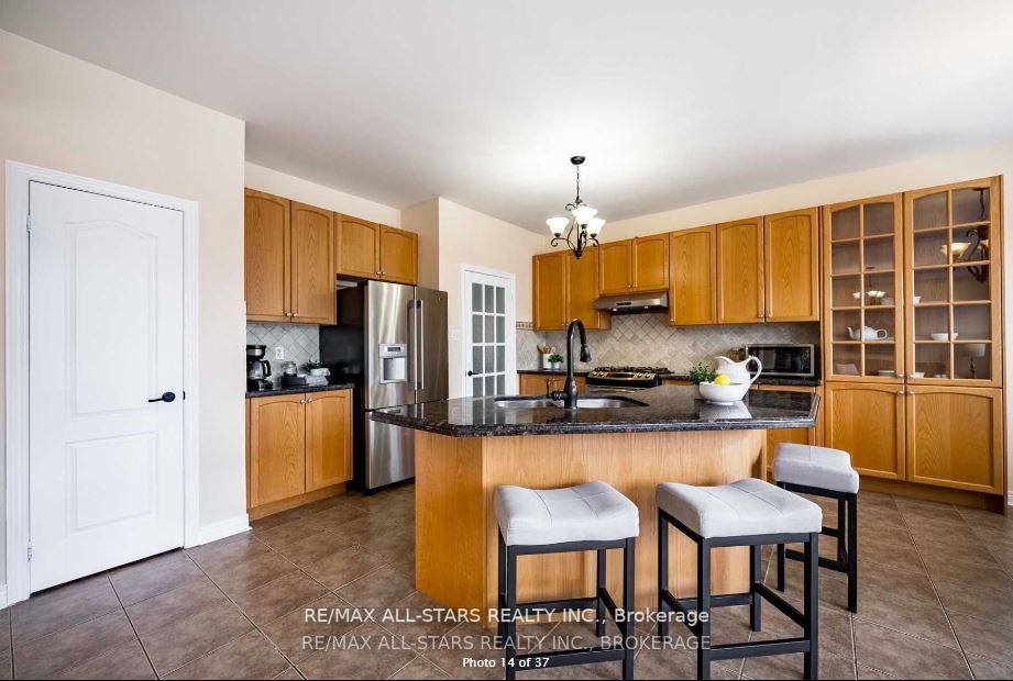 156 Manley Ave