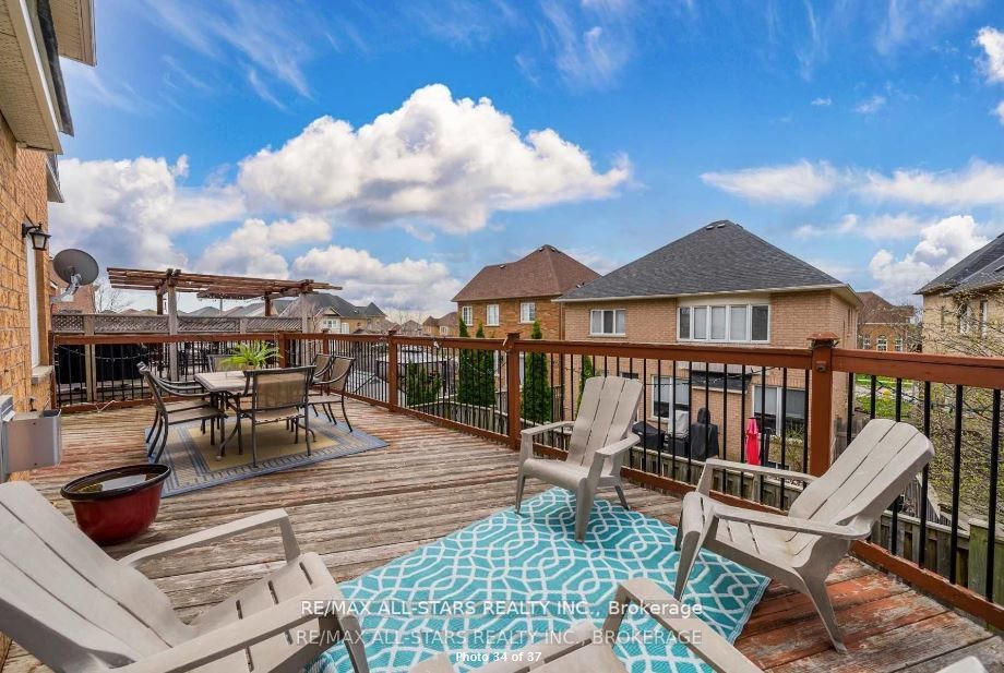 156 Manley Ave
