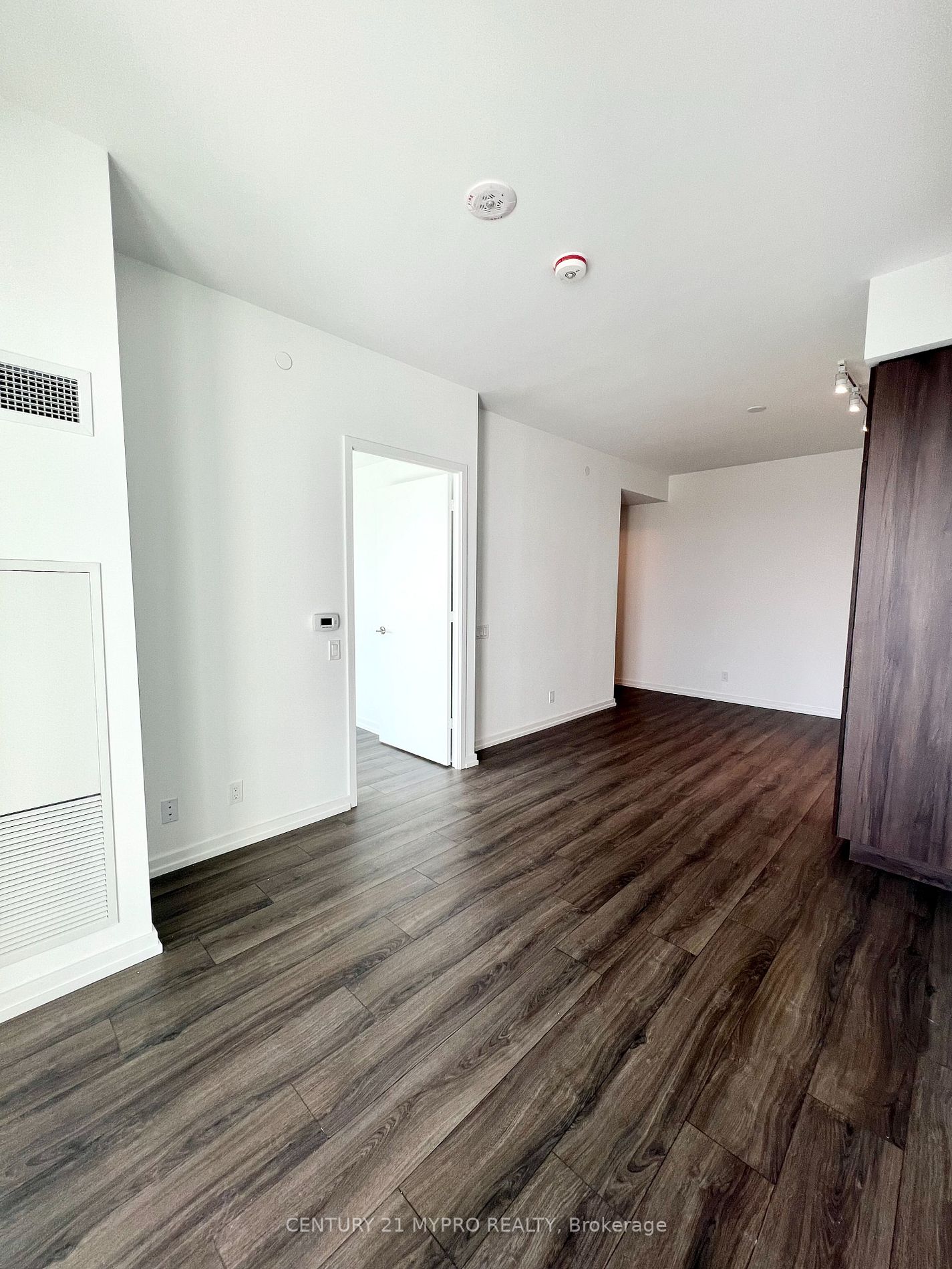 7890 Jane St, #5611