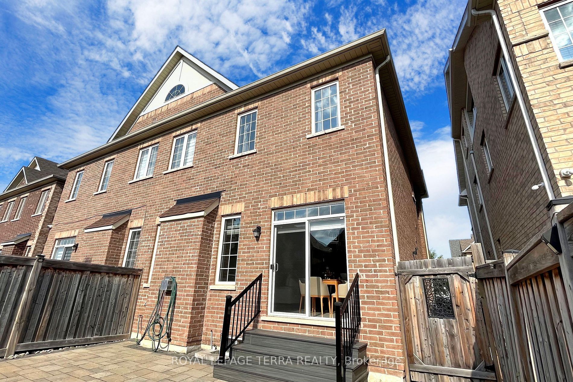 172 Pelee Ave
