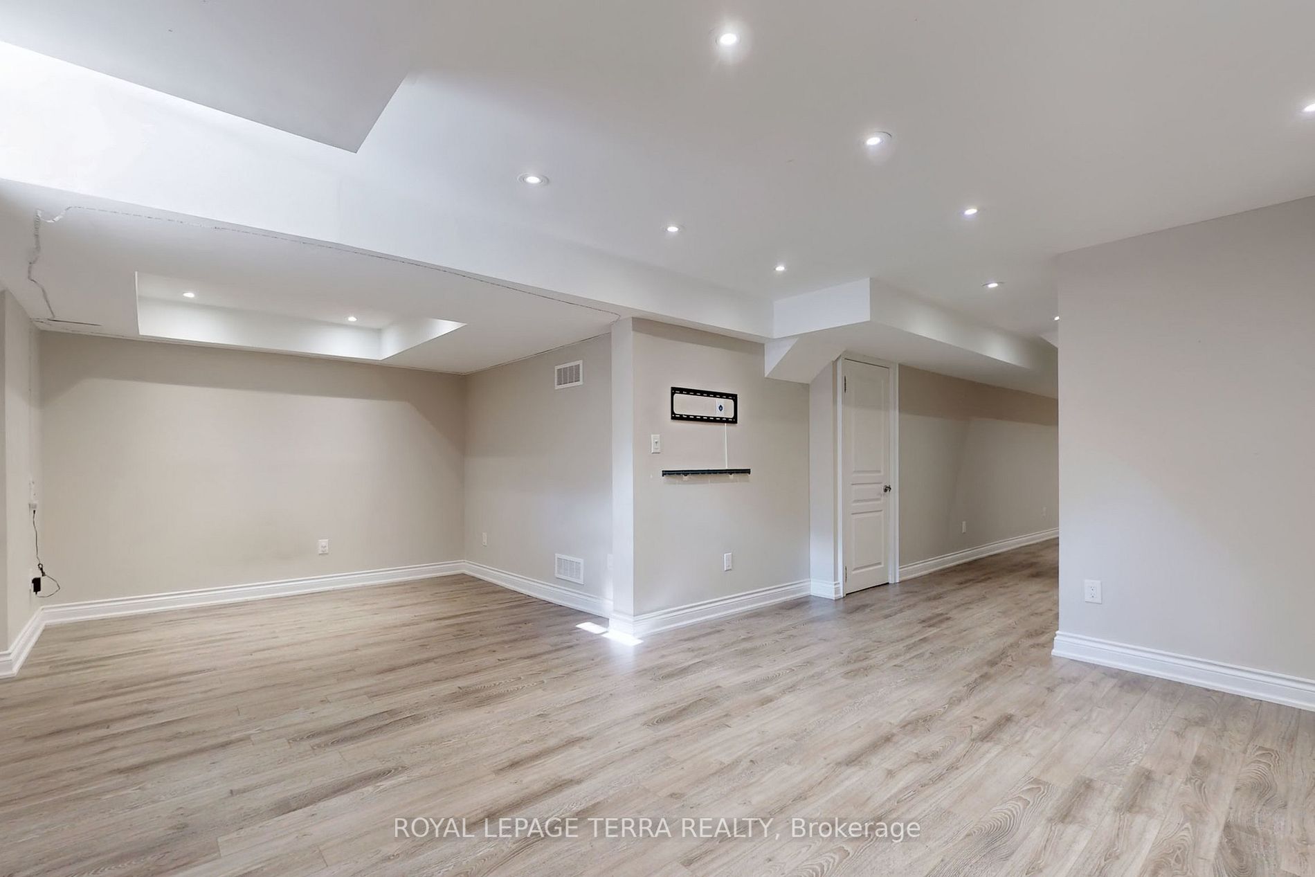 172 Pelee Ave