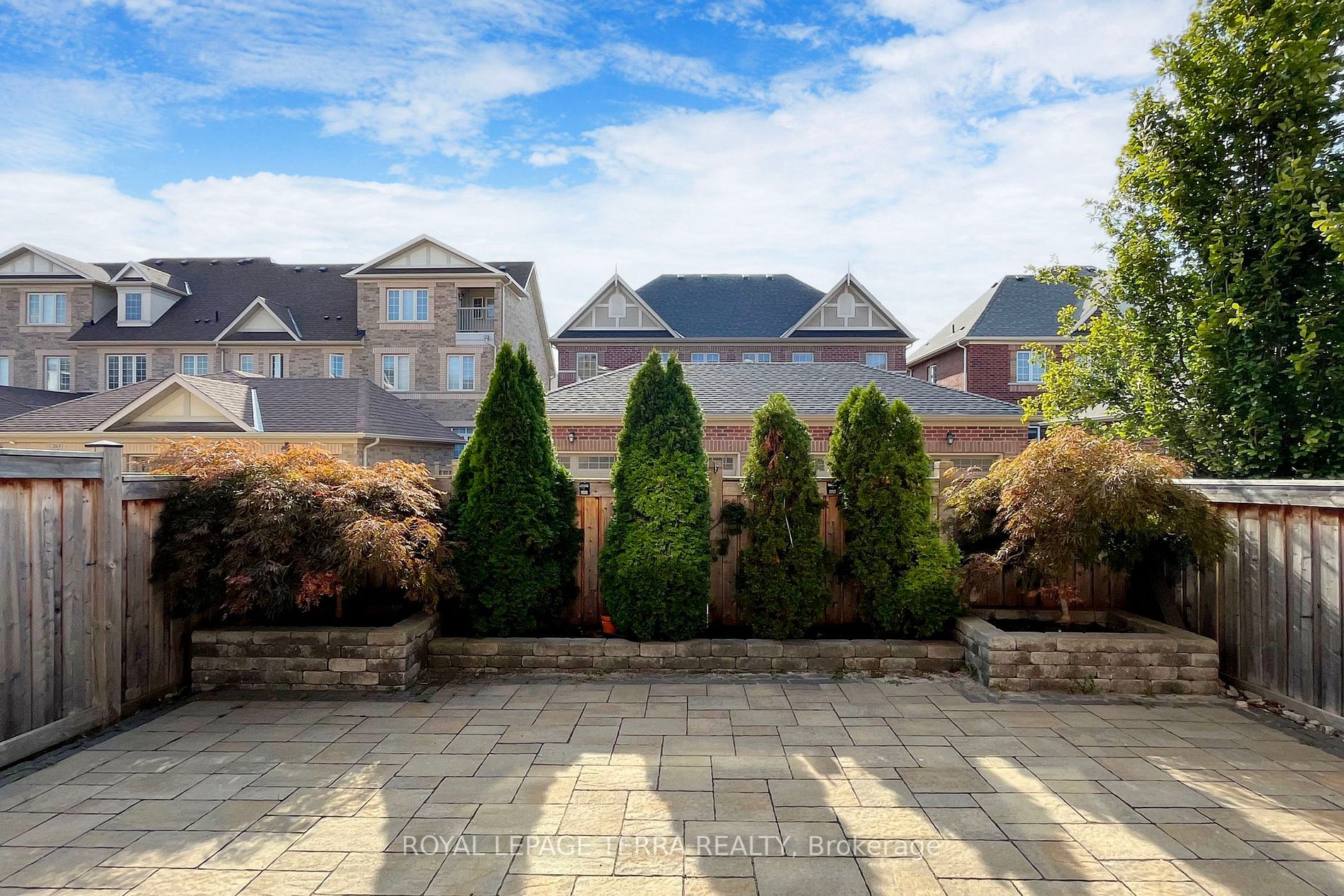 172 Pelee Ave