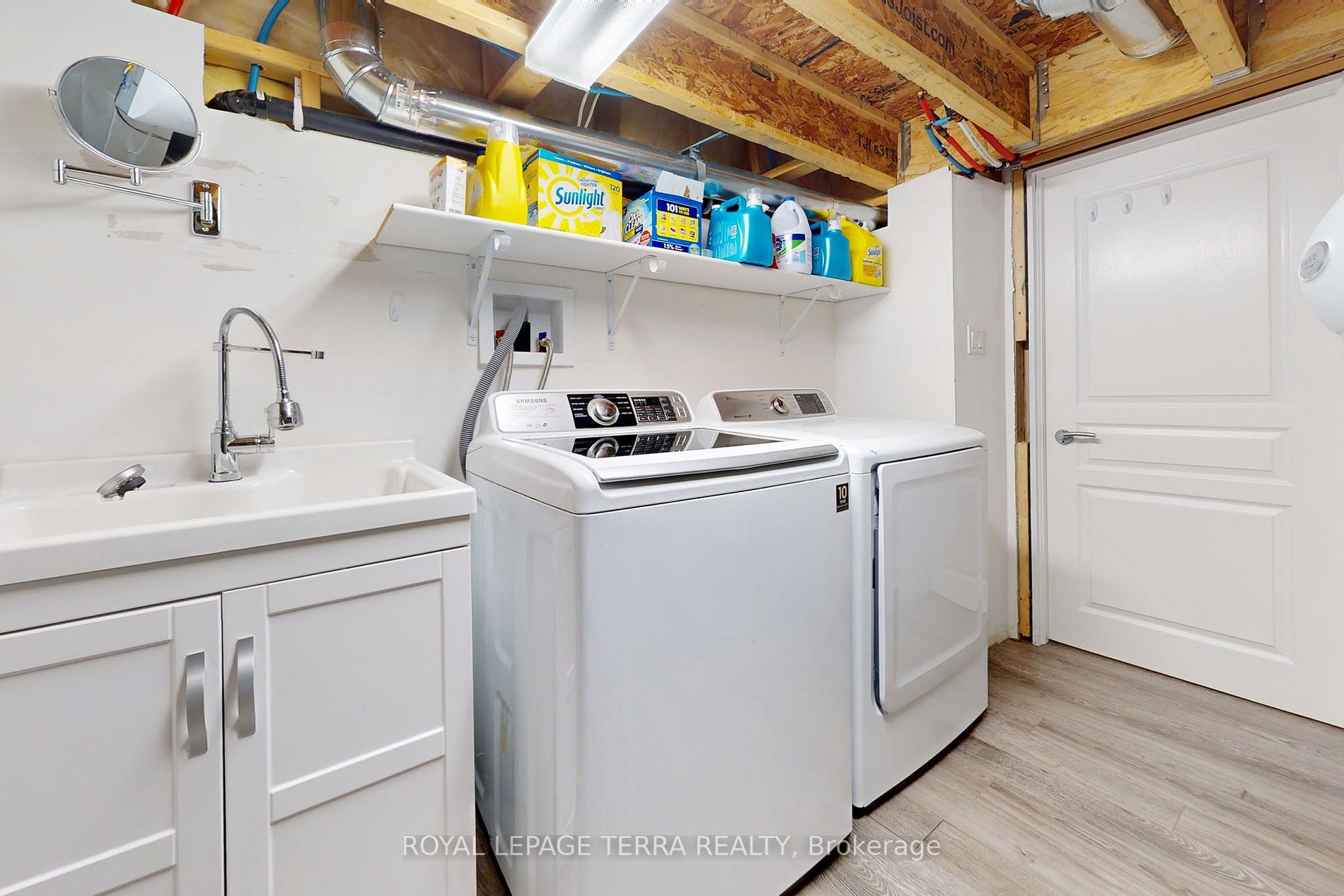 172 Pelee Ave