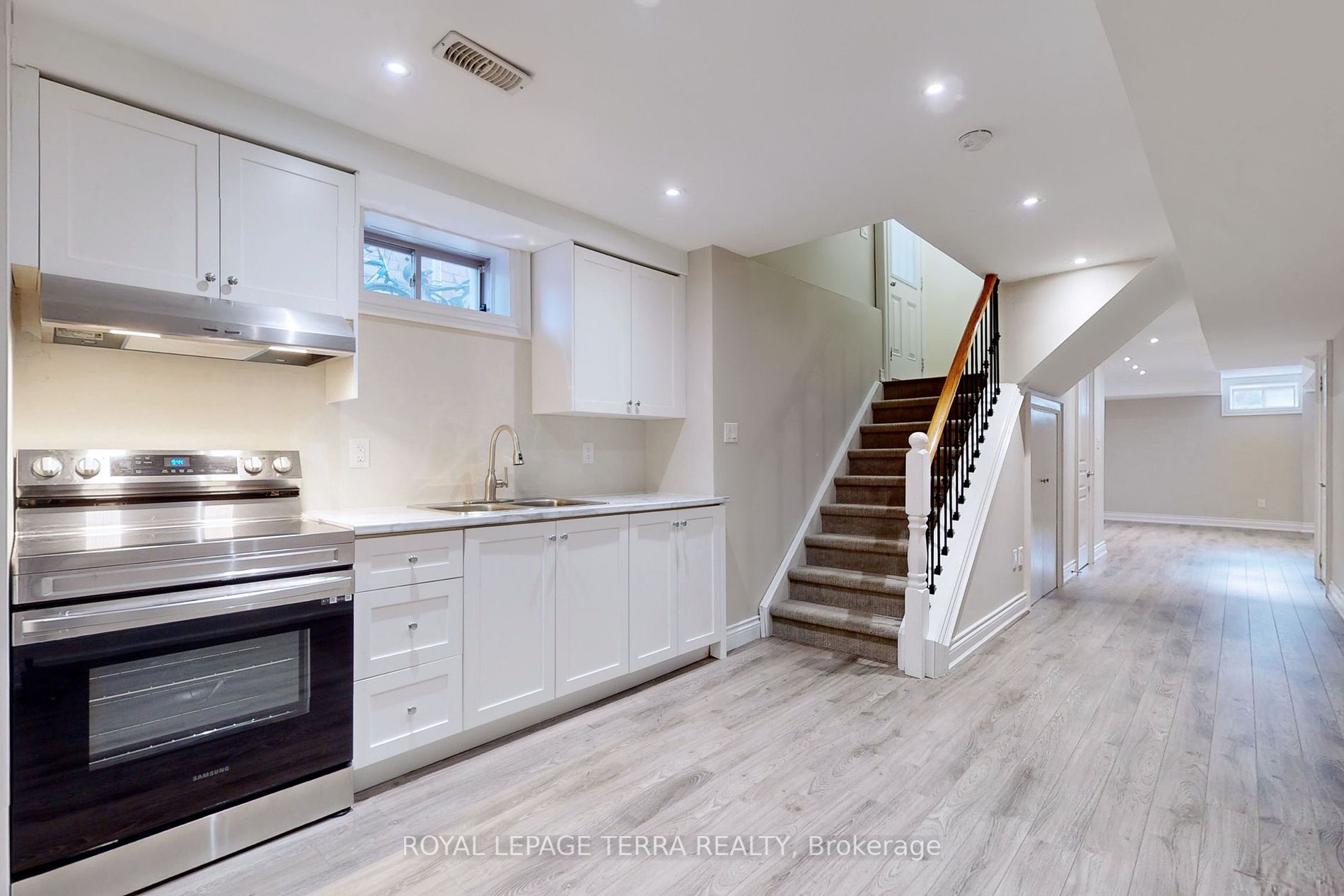 172 Pelee Ave