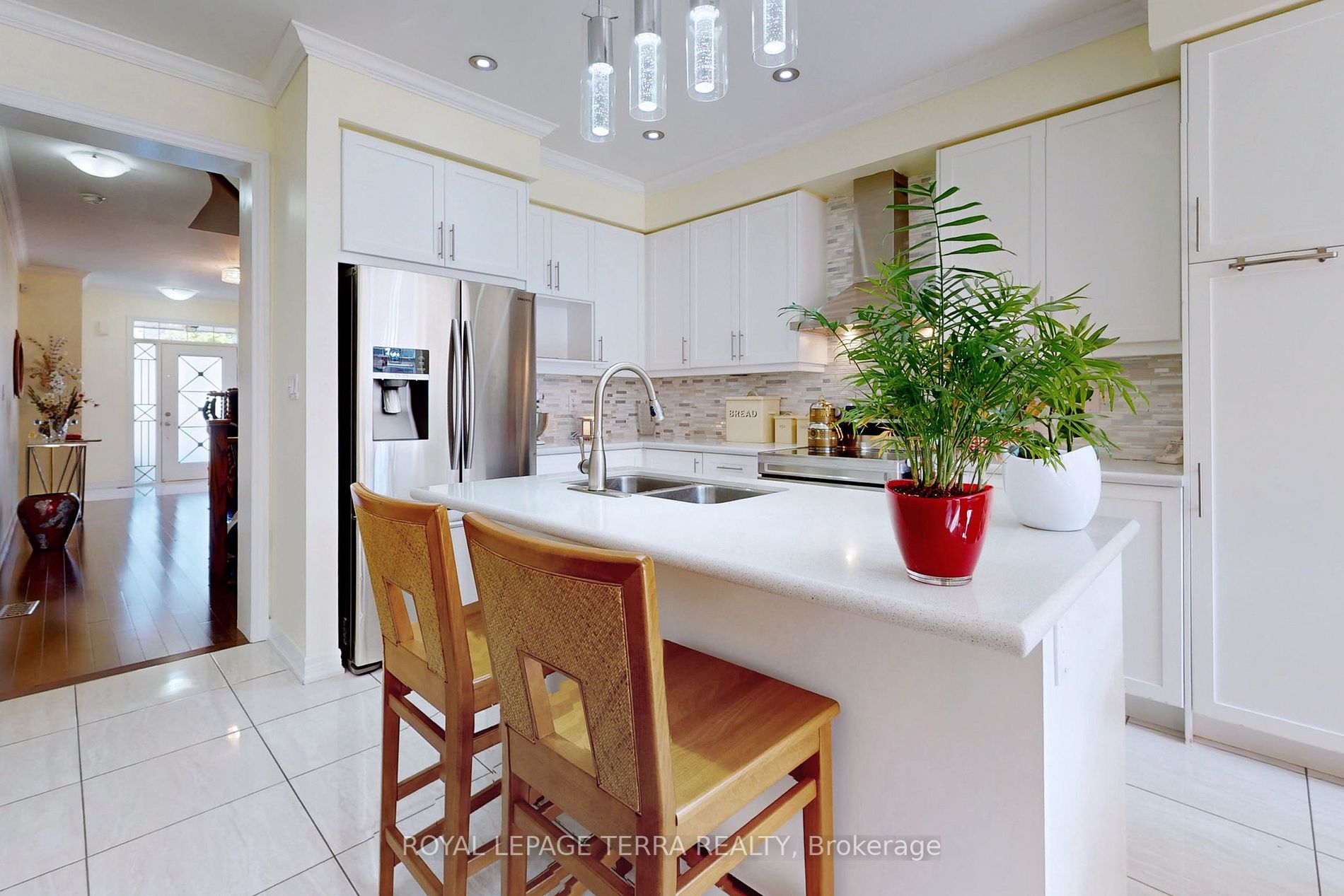 172 Pelee Ave