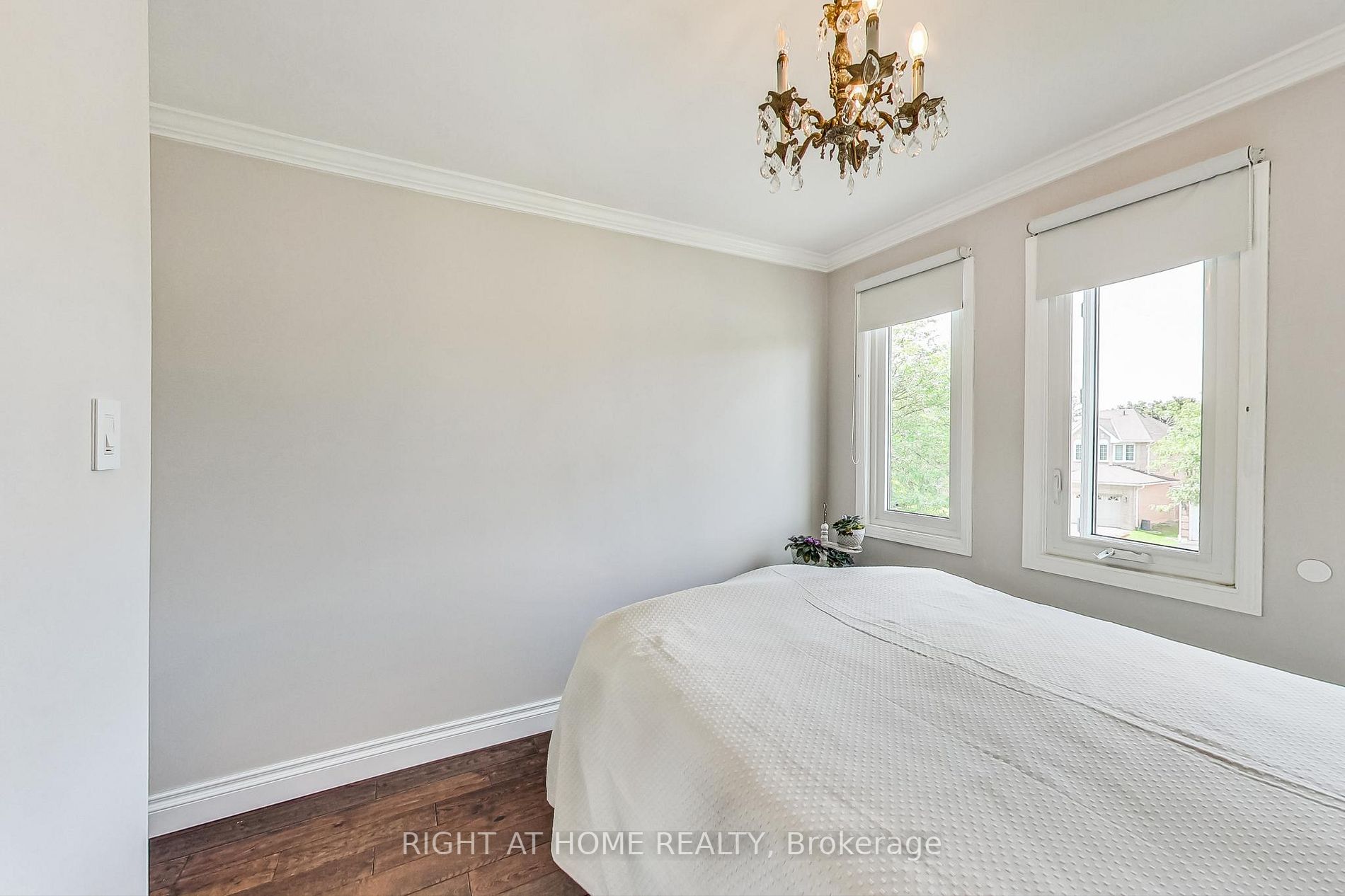 75 Sandfield Dr