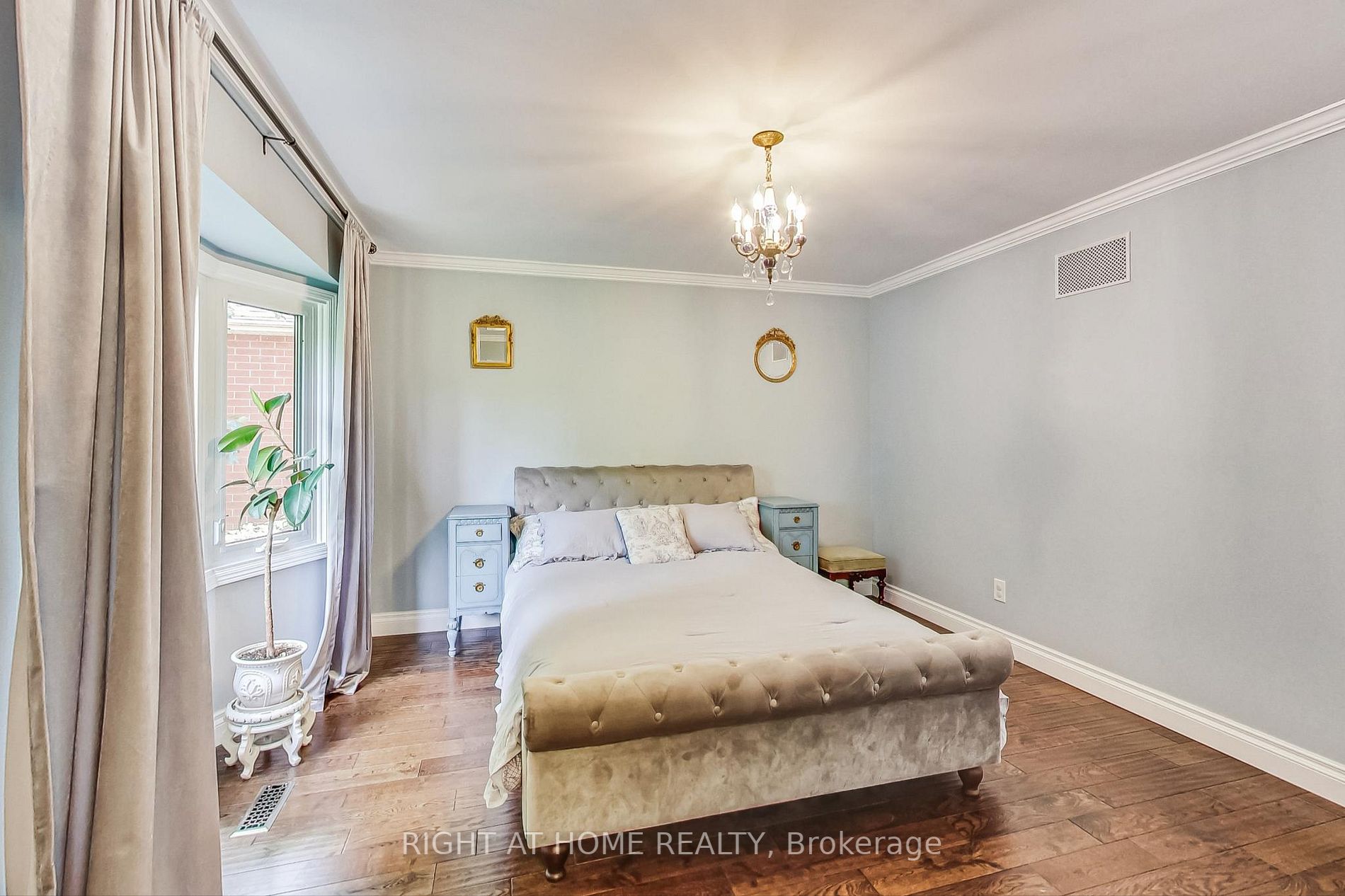 75 Sandfield Dr