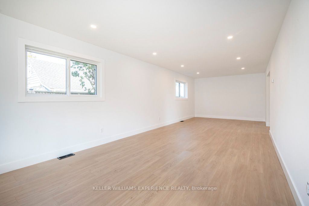 2 Brentwood Rd