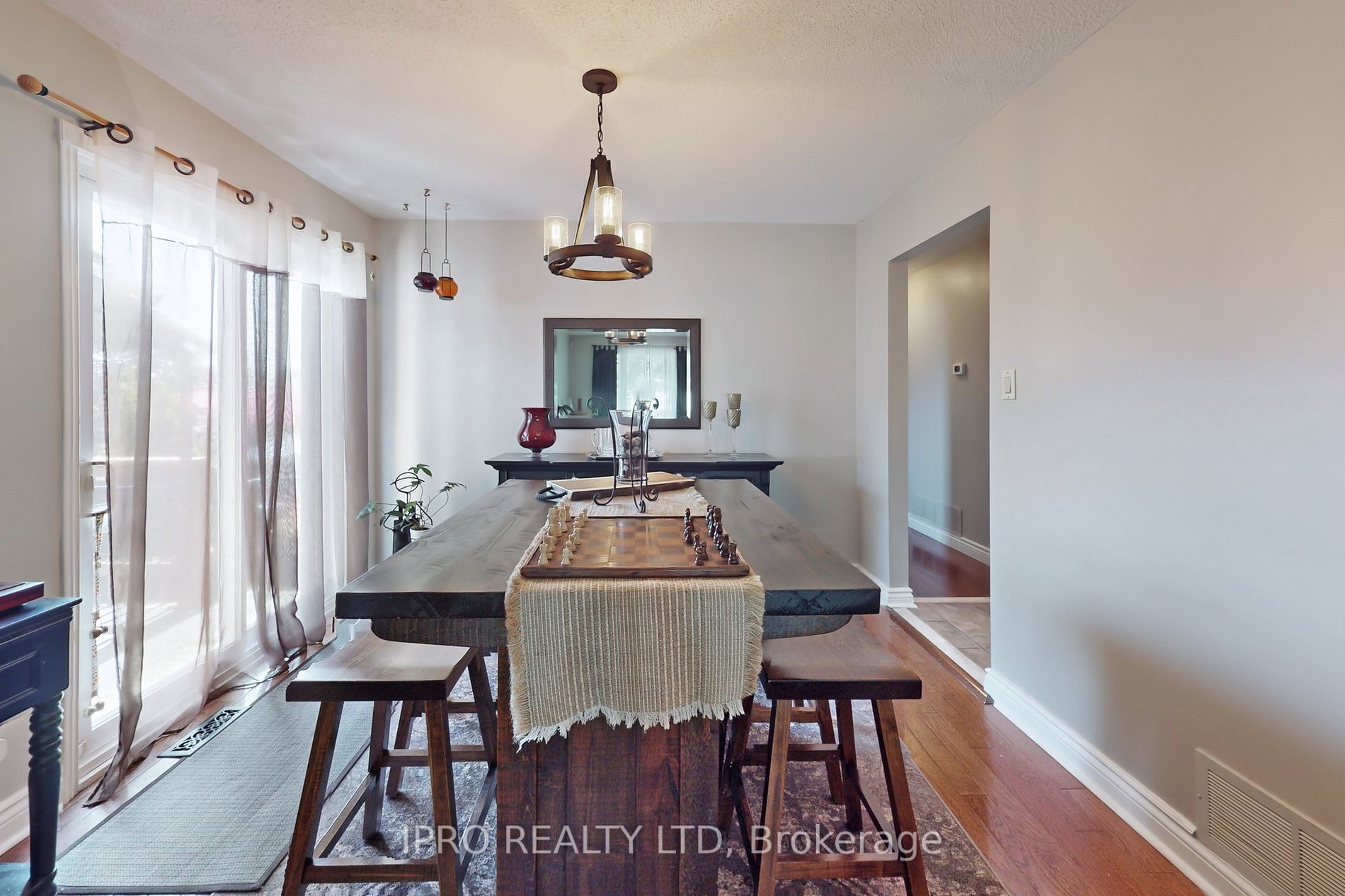103 Imperial Cres