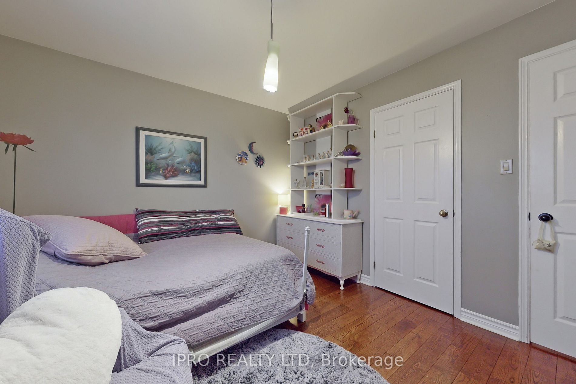 103 Imperial Cres