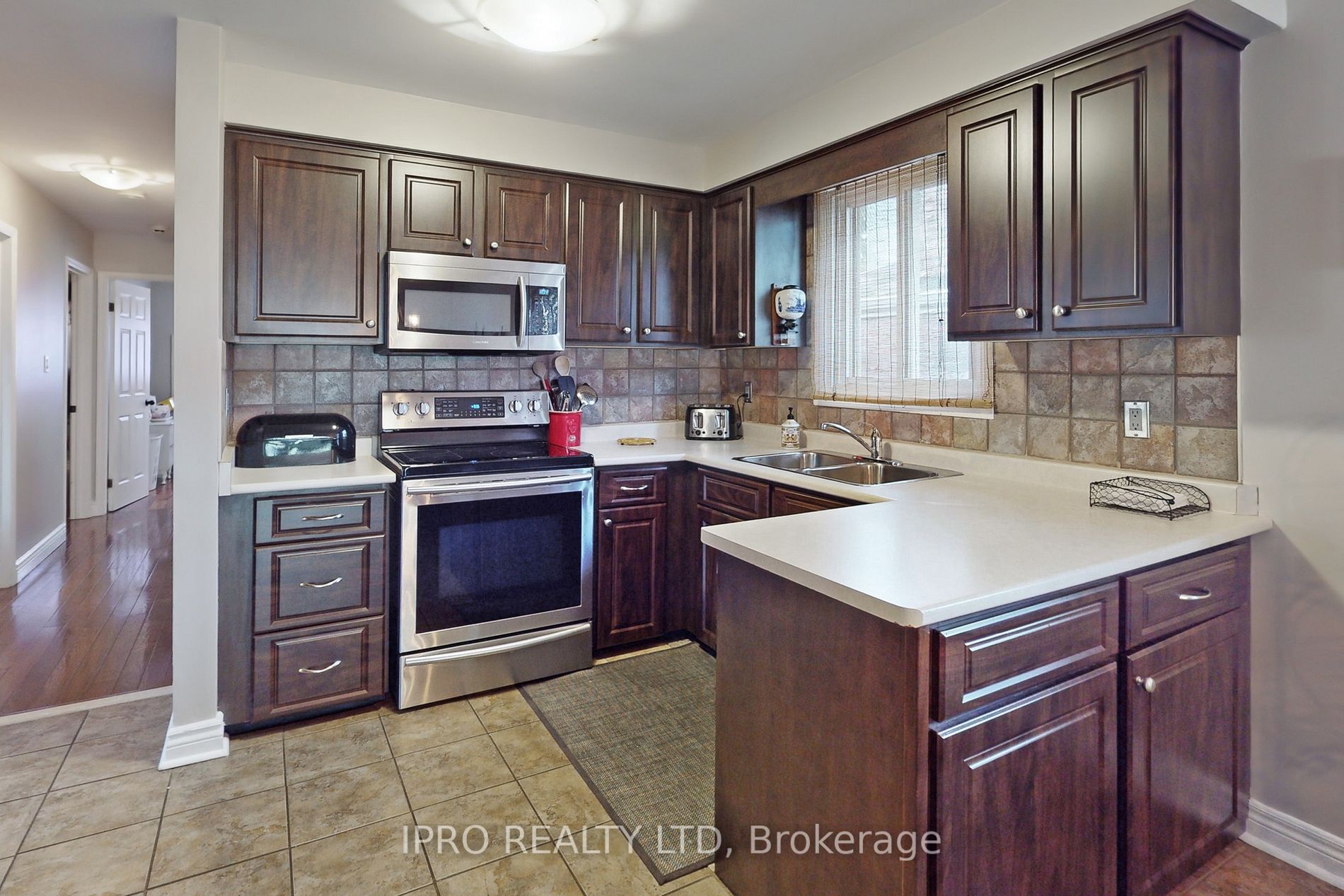 103 Imperial Cres