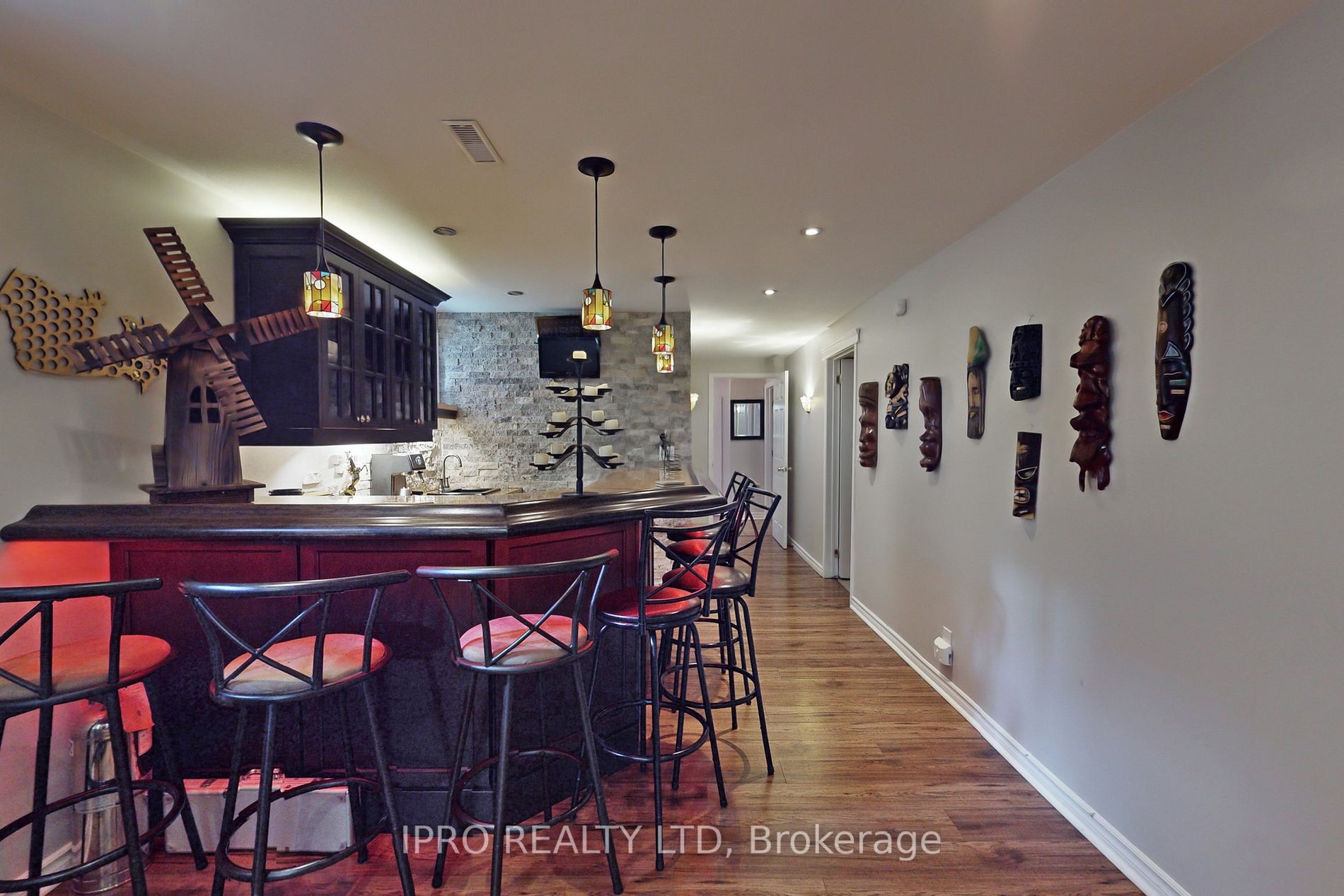 103 Imperial Cres