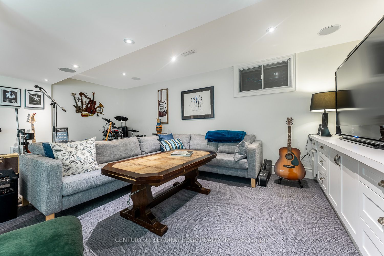 48 John Dexter Pl