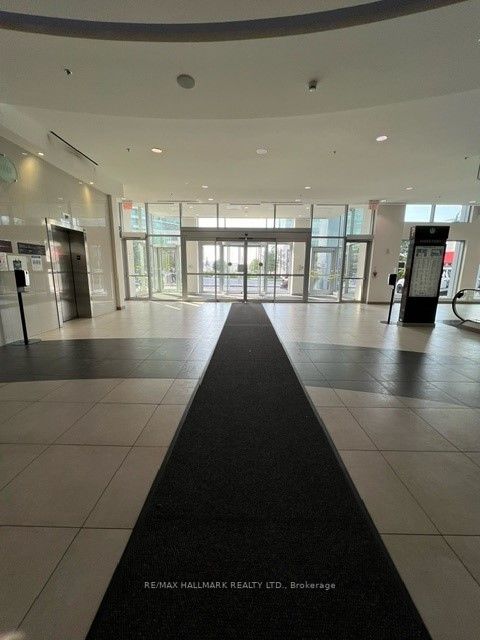 7181 Yonge St, #181