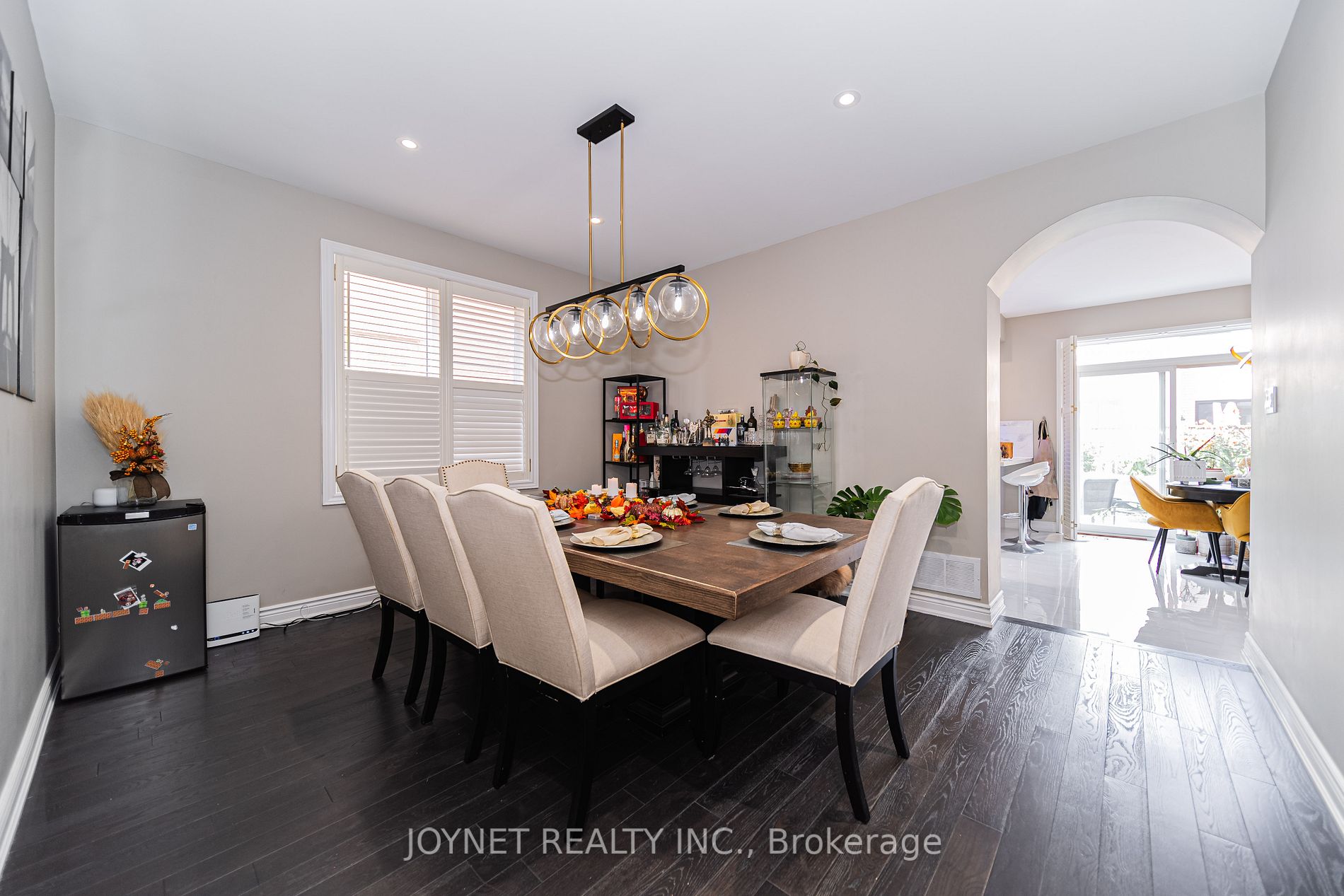 36 Newbridge Avenue