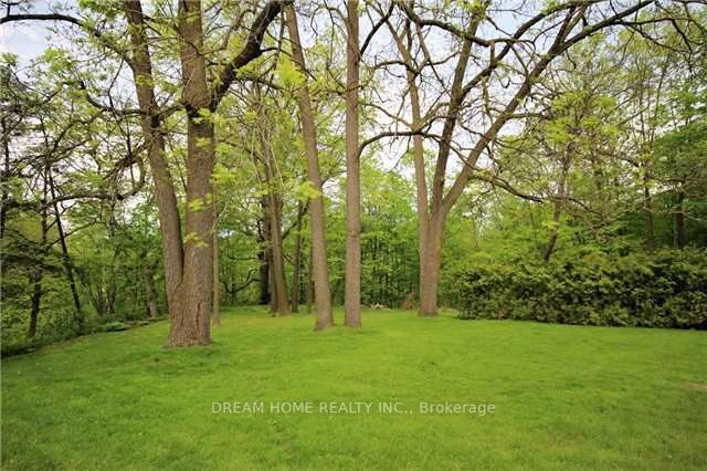 83 Sprucewood Dr
