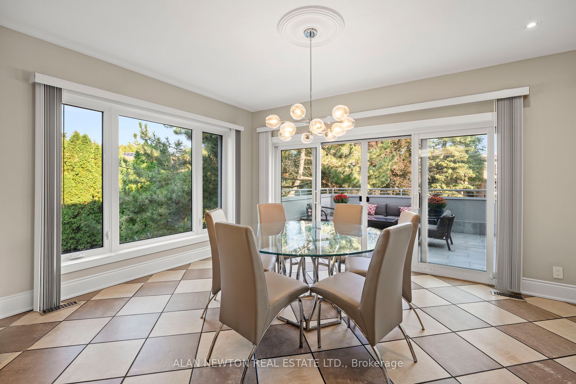 17 Moodie Dr