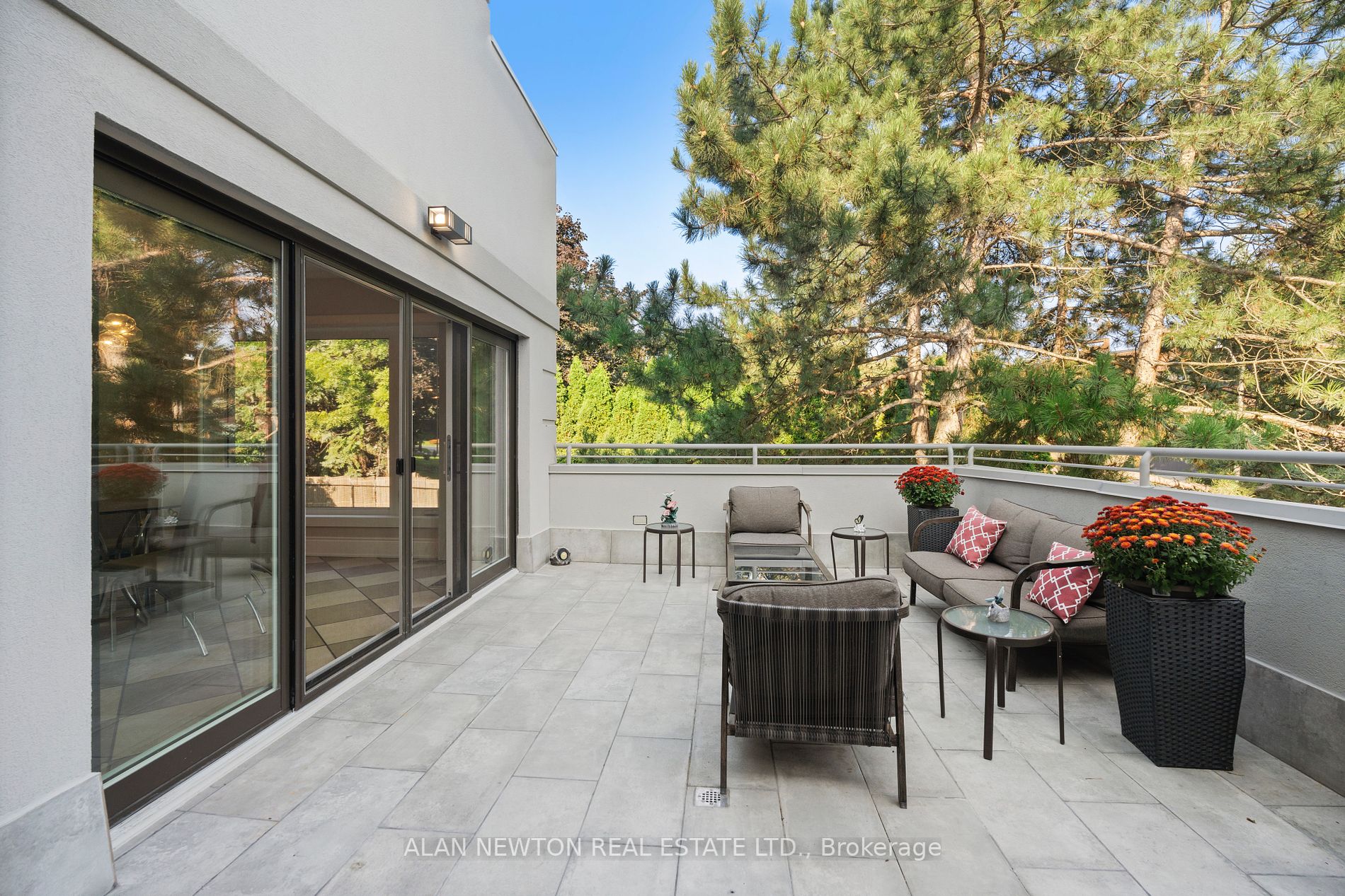 17 Moodie Dr