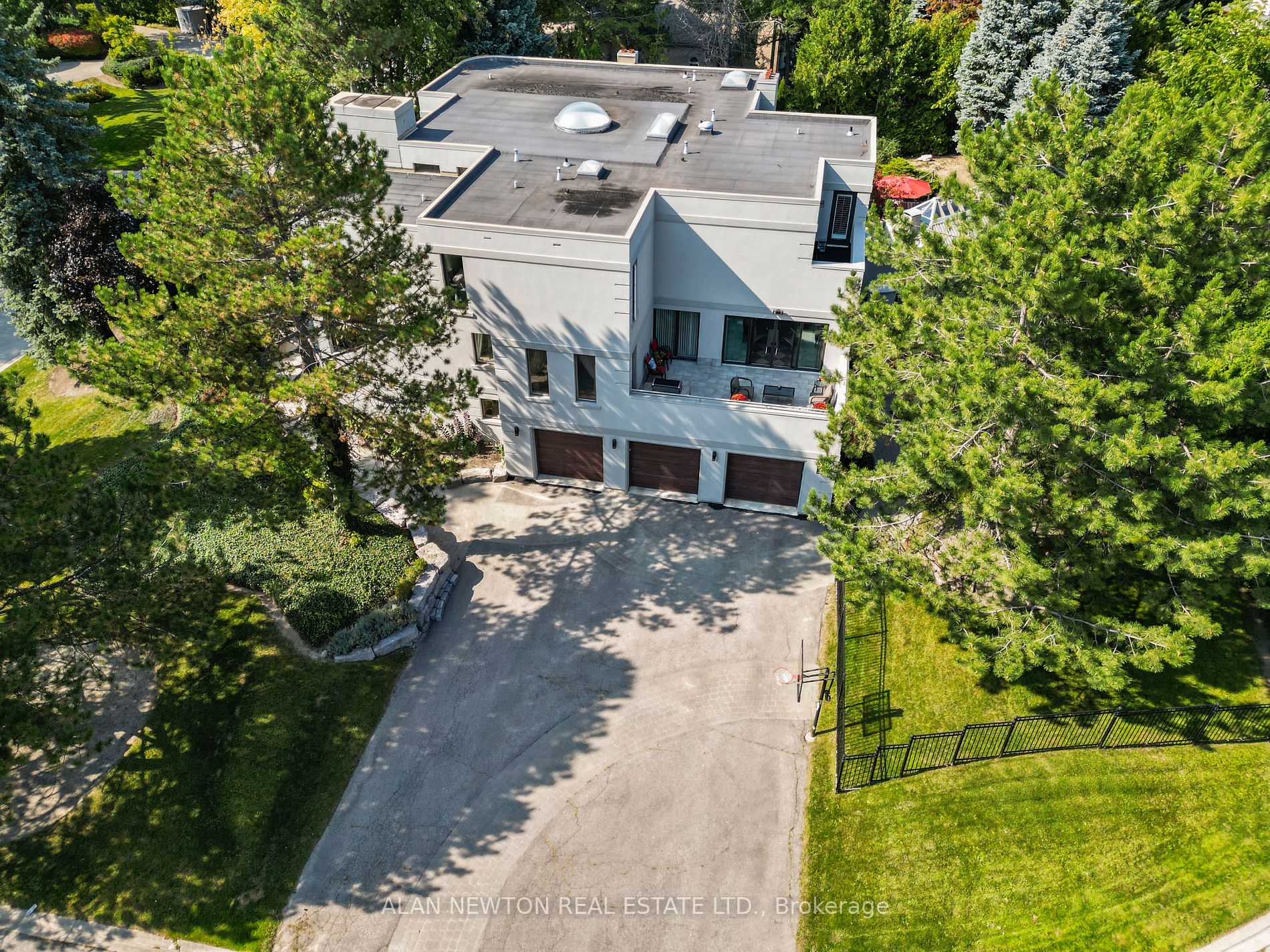 17 Moodie Dr