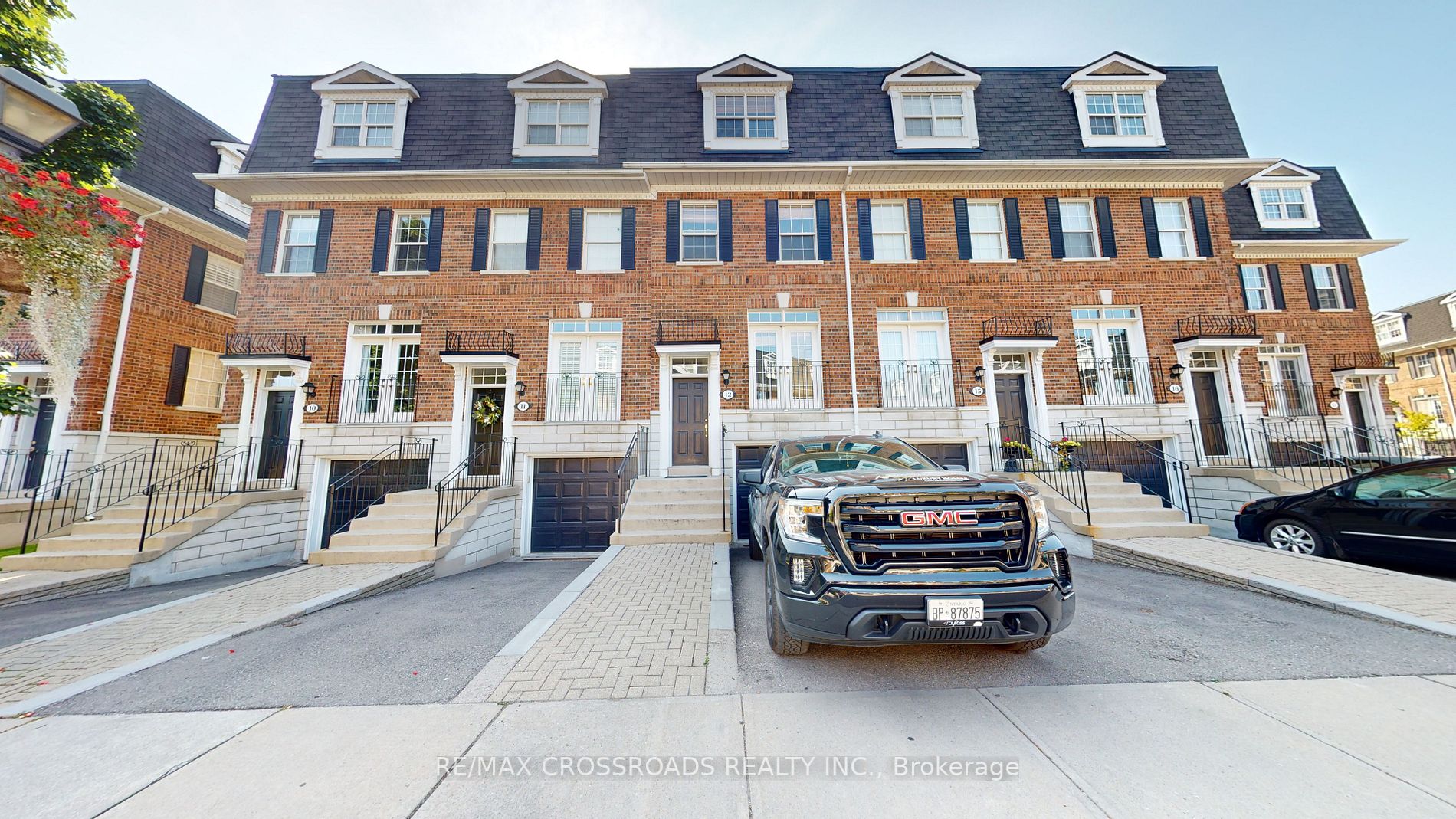 6 Leonard Street E, #12