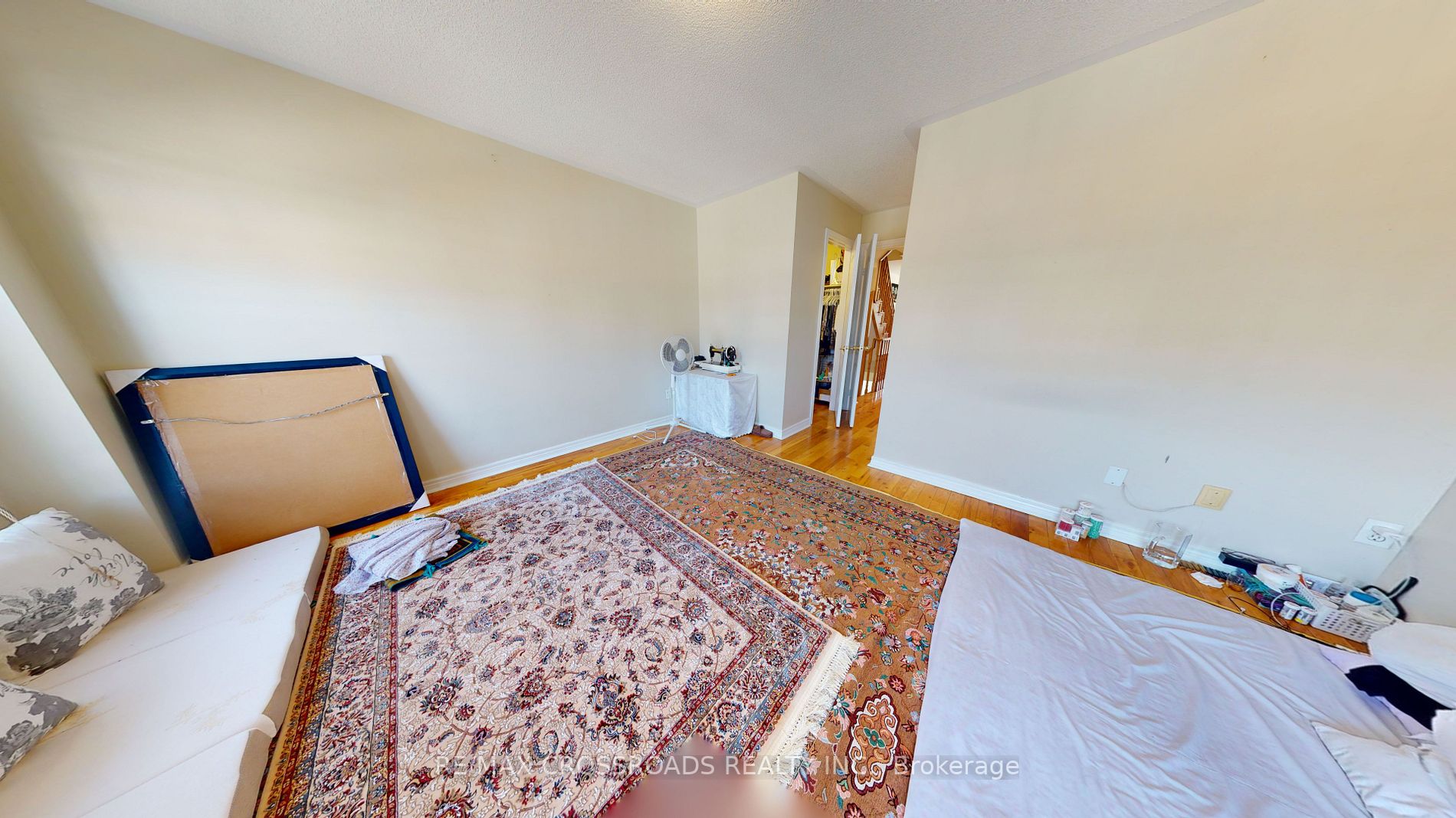 6 Leonard Street E, #12