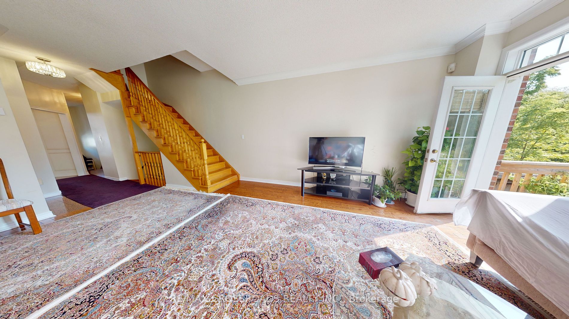 6 Leonard Street E, #12