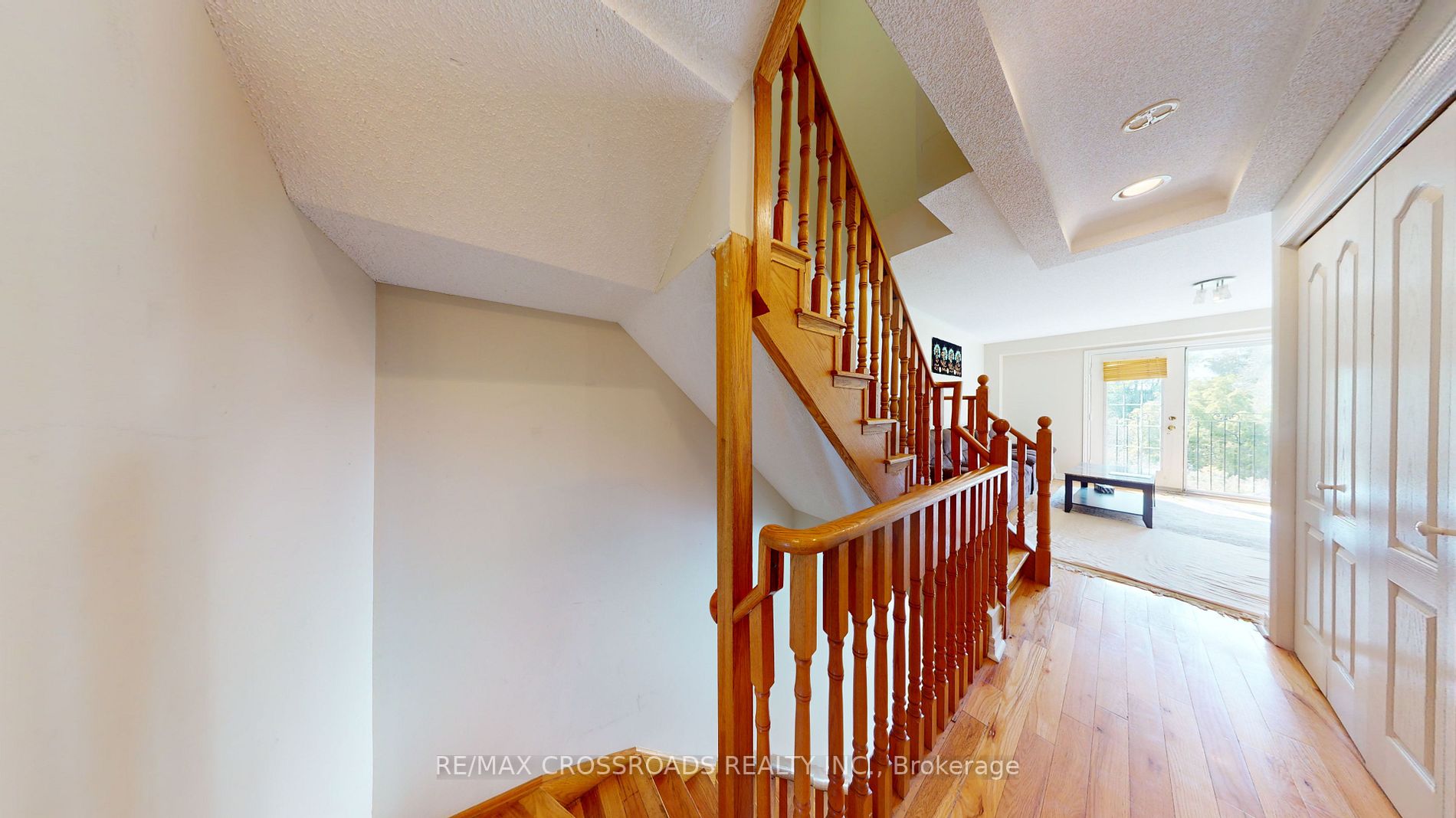6 Leonard Street E, #12