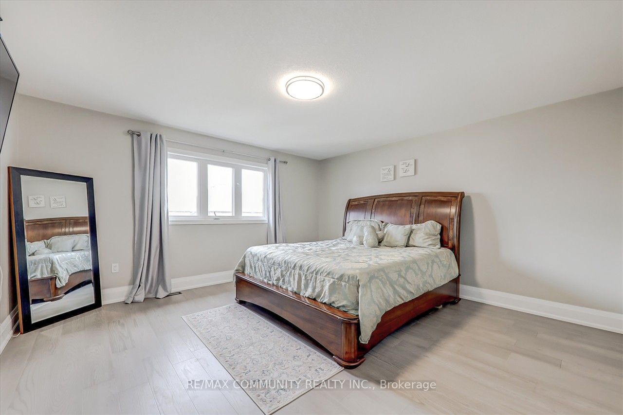 68 Walker Blvd