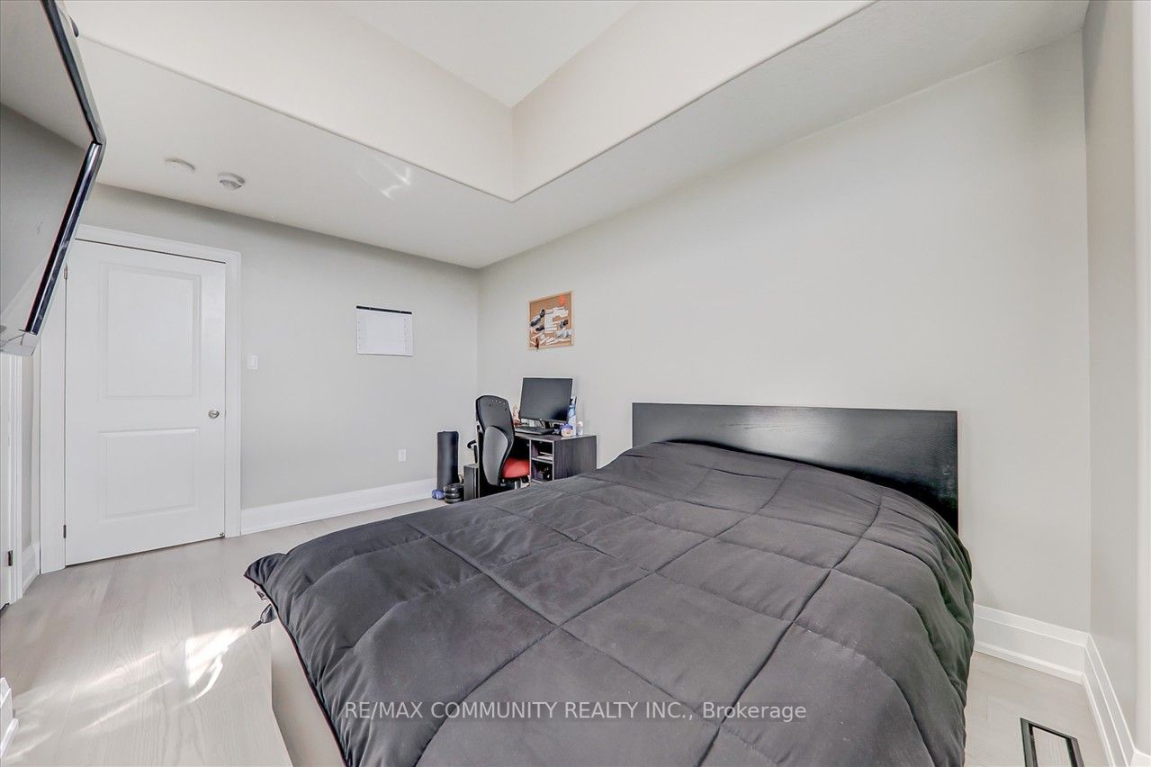 68 Walker Blvd