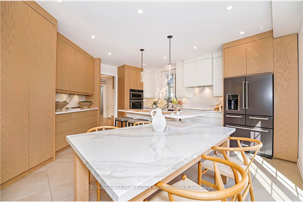 117 Chateau Dr, Vaughan
