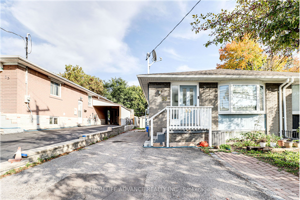 33 Longford Dr, Newmarket