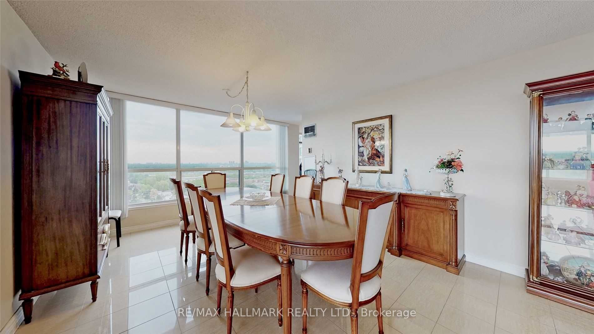 1 Clark Ave W, #1604