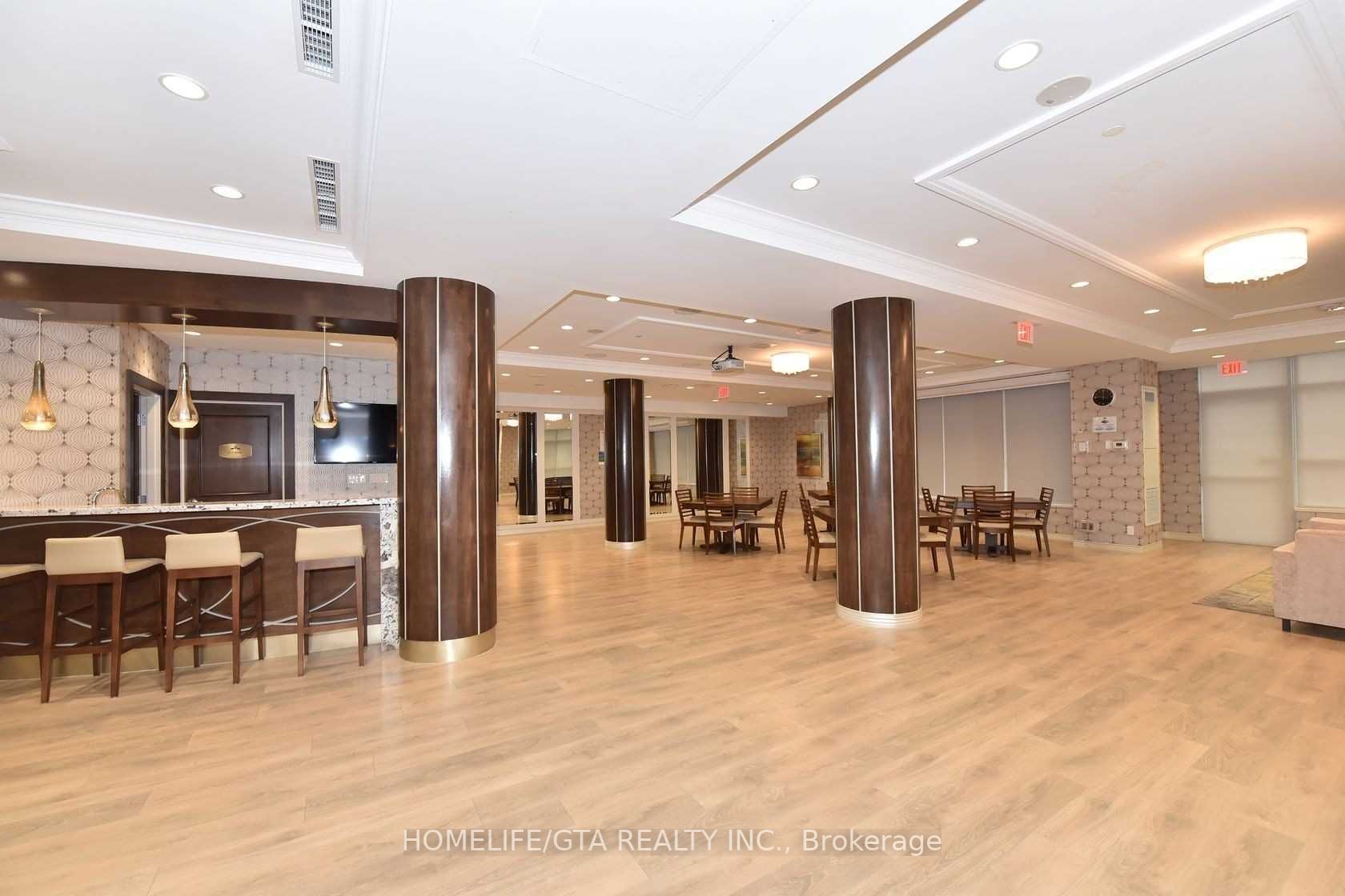 99 South Town Centre Blvd, #811
