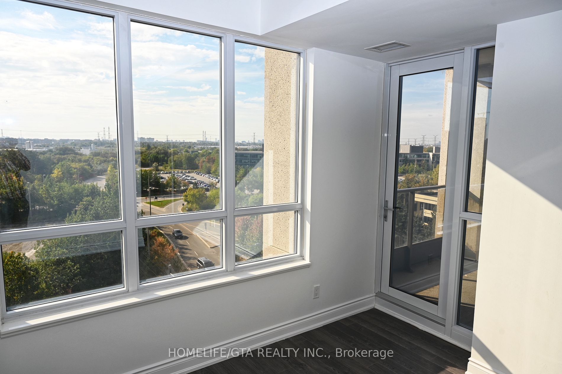 99 South Town Centre Blvd, #811