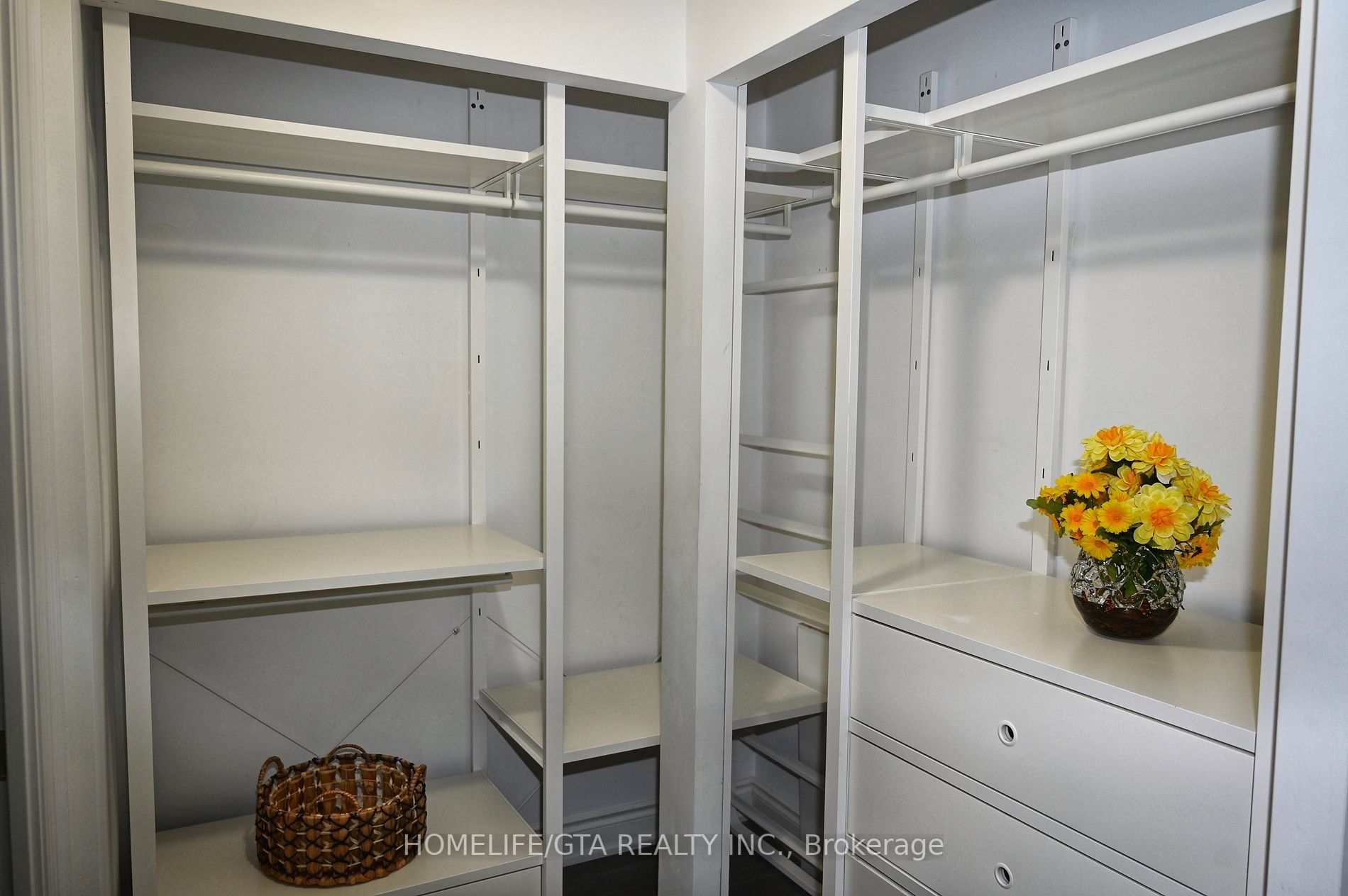 99 South Town Centre Blvd, #811