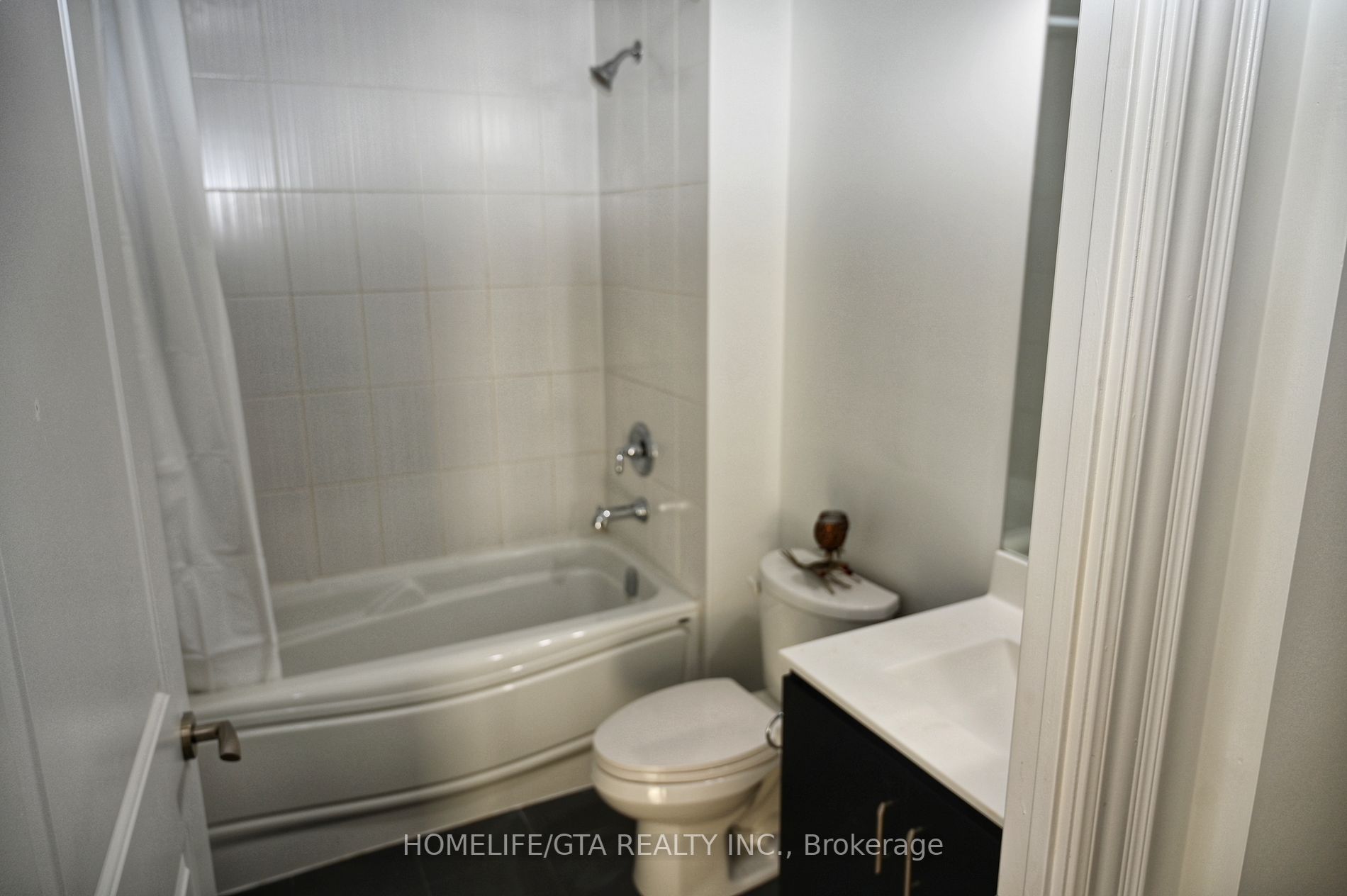 99 South Town Centre Blvd, #811