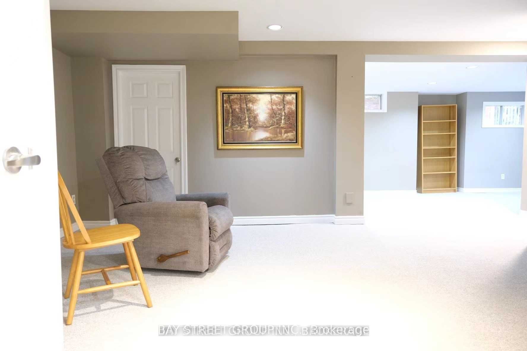 9 Chadburn Crescent, #Lower